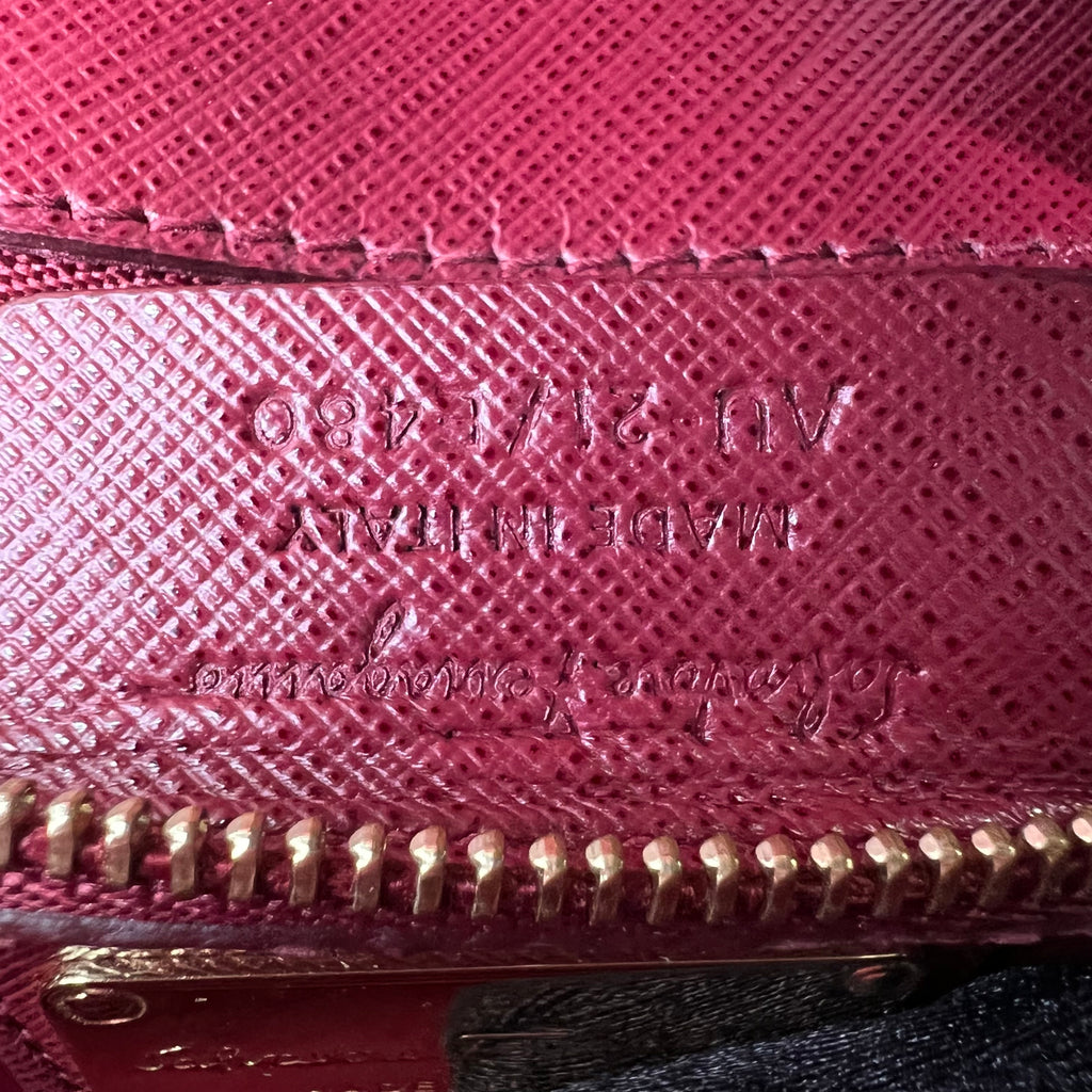 Salvatore Ferragamo Ginny Vara Bow Shoulder Bag B22636