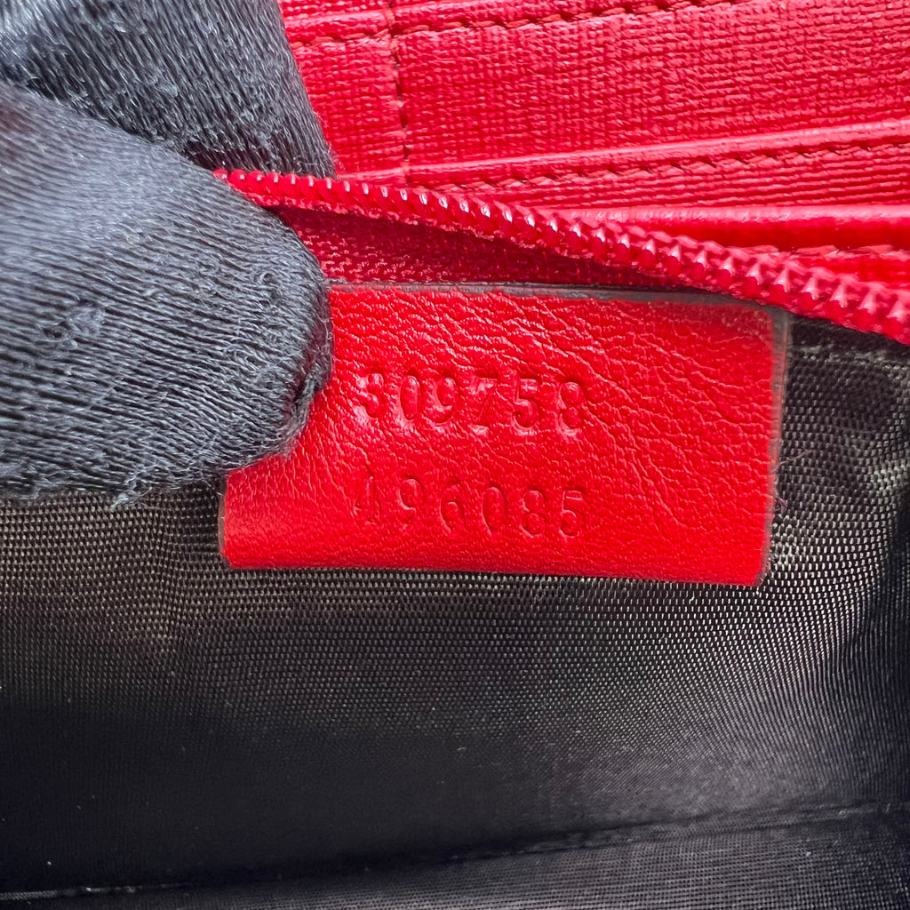 Gucci GG Supreme Monogram Nice Zip Around Wallet in Tabasco Red W22430