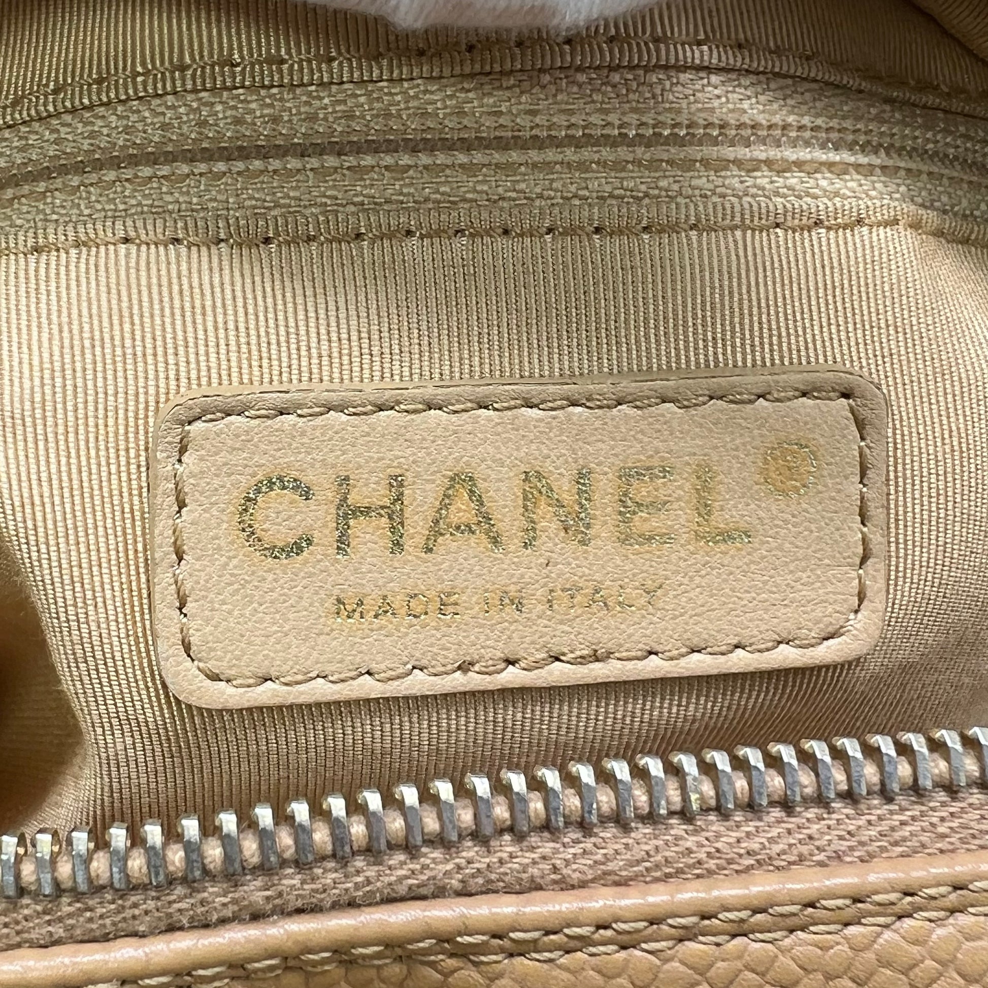 Chanel Petite Timeless Tote B23040
