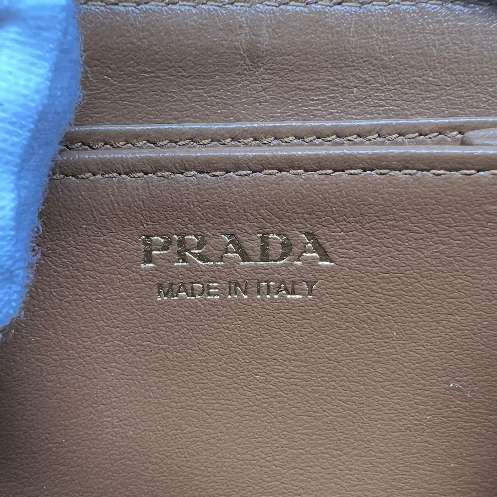 Prada Vitello Move Leather Zip Around Coin Purse W22411