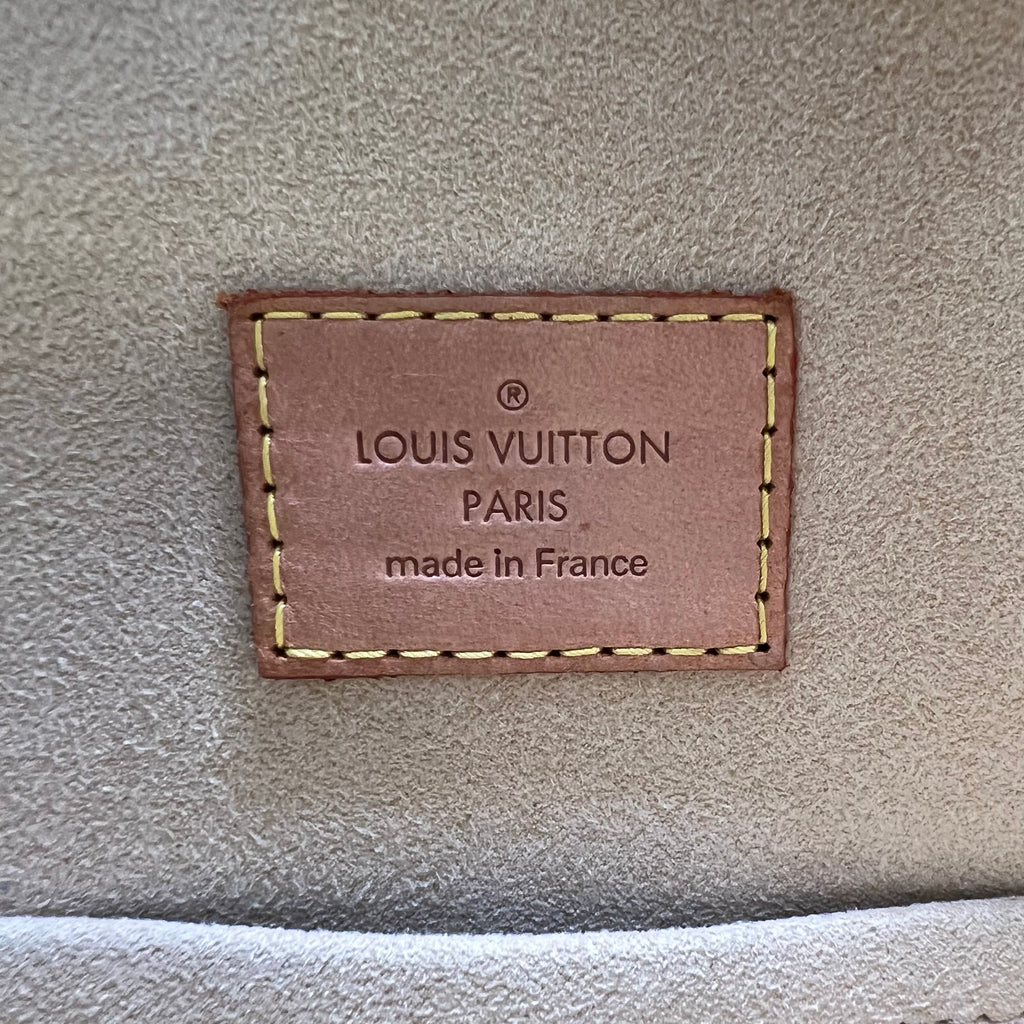 Louis Vuitton Monogram Manhattan GM Bag B22952