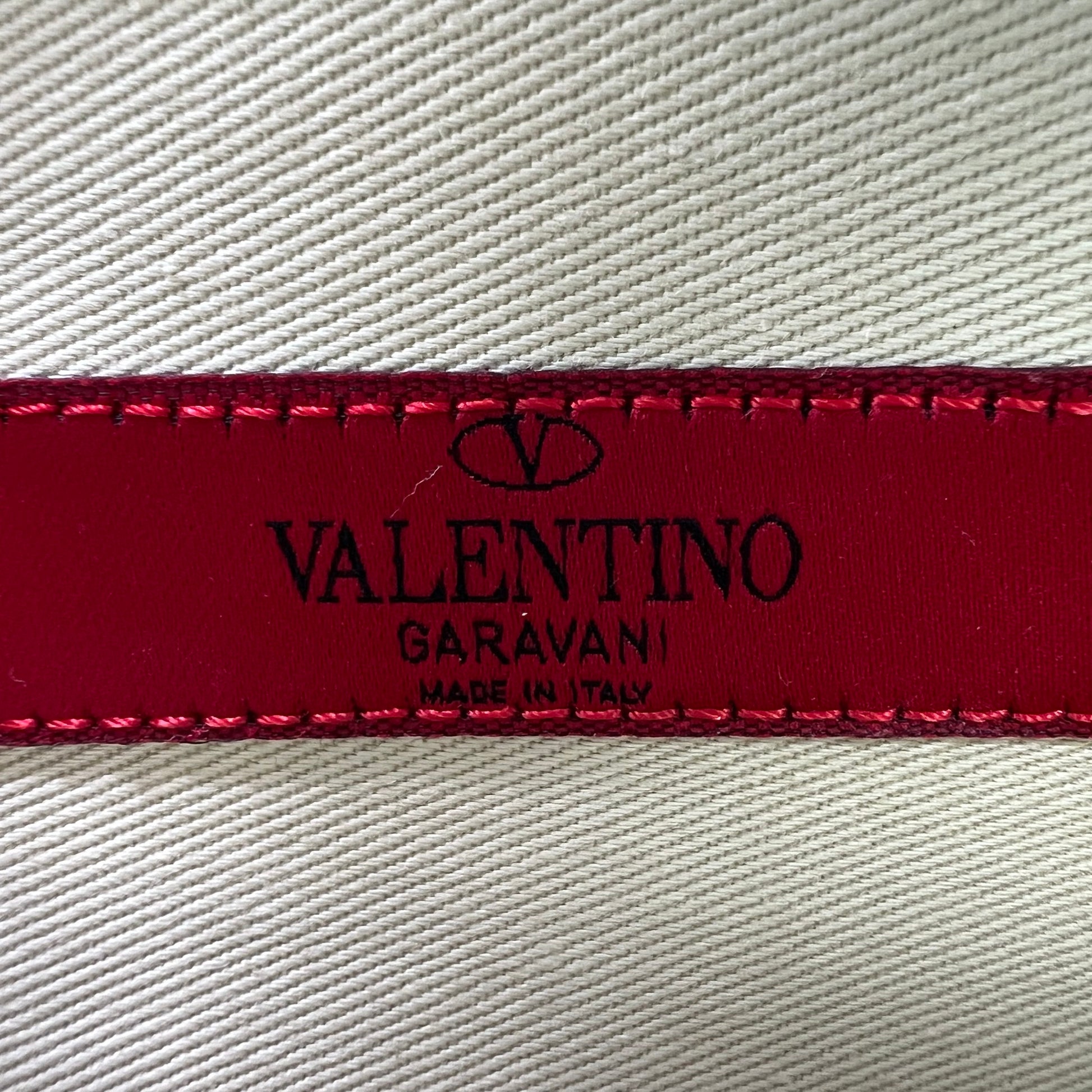 Valentino Garavani Va Voom Rockstud Chain Shoulder Bag B23142