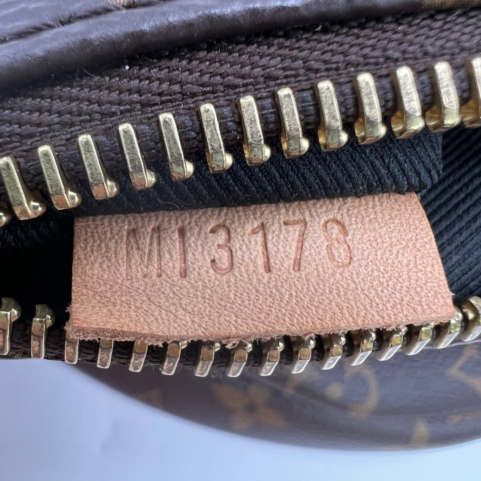 Louis Vuitton Monogram Bumbag B22980