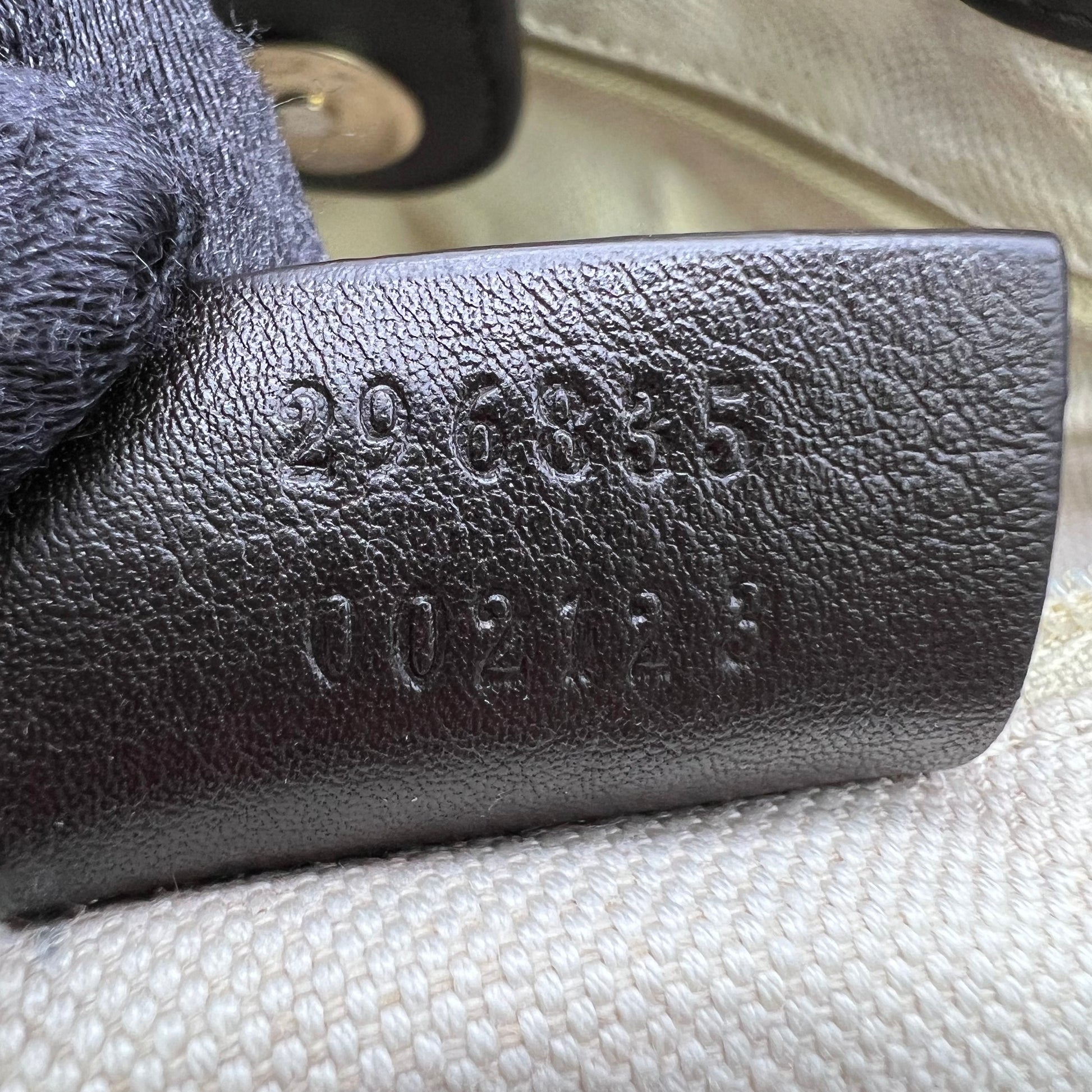 Sukey Top Handle Tote Guccissima Leather Medium B22988