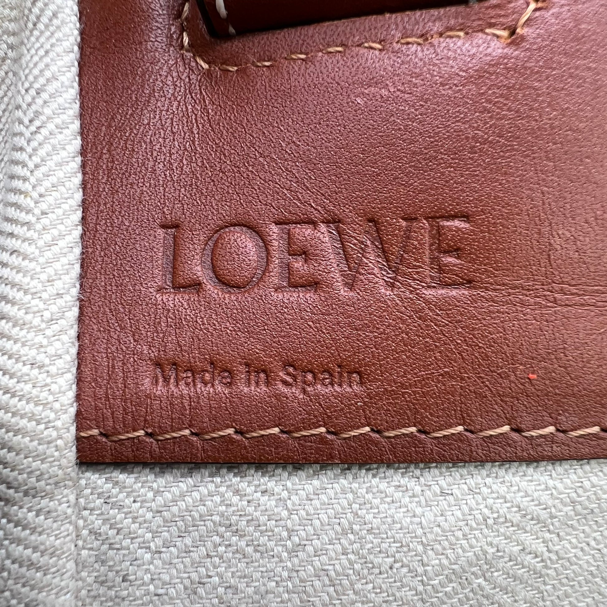 Loewe Hammock Bag Medium B23198