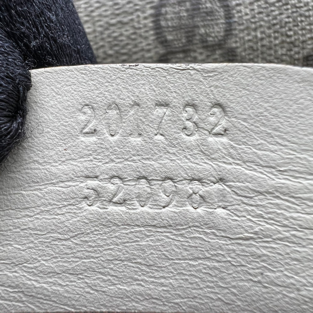 GG Supreme Crossbody Bag B23074