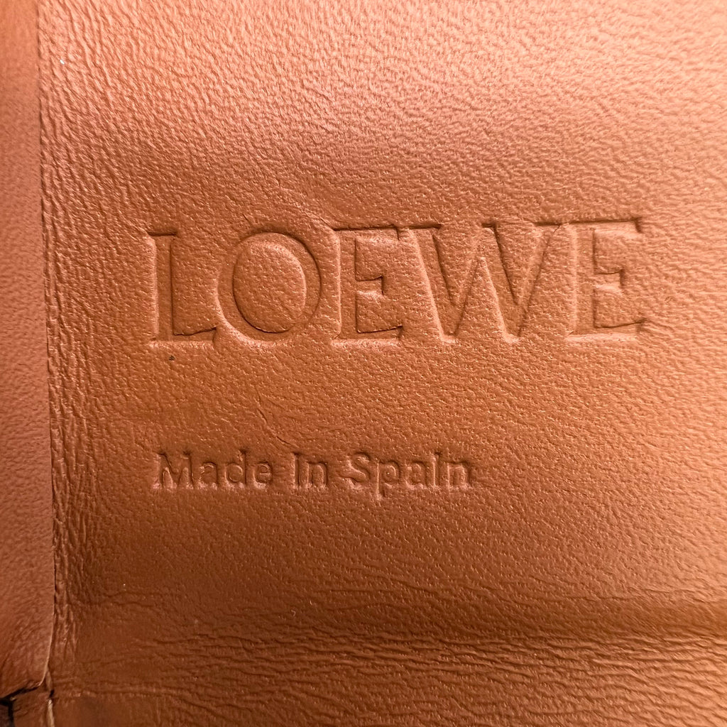 Heel leather crossbody B23257