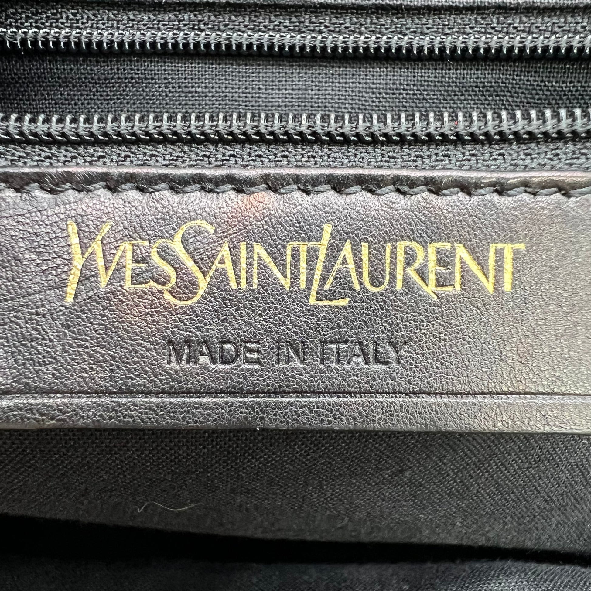 Yves Saint Laurent Small Cabas Chyc Tote Bag B23028