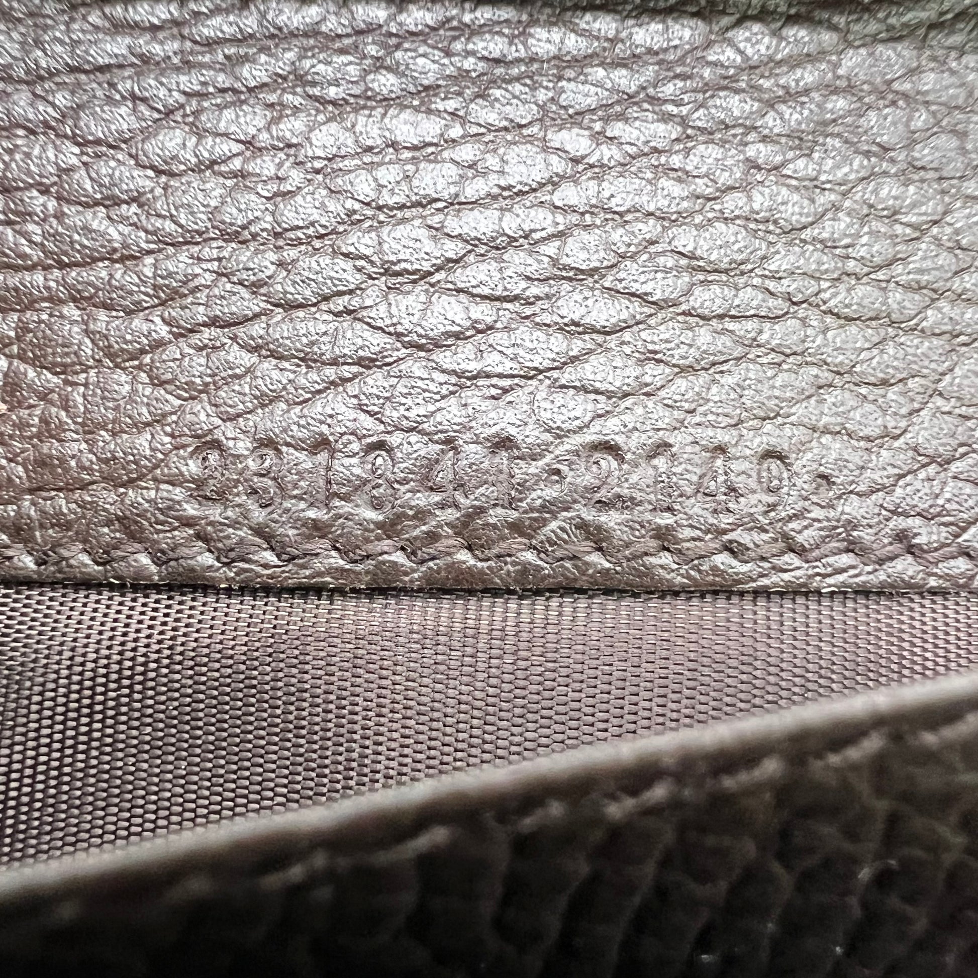 Gucci Grained Leather W-Hook Continental Long Wallet W22547
