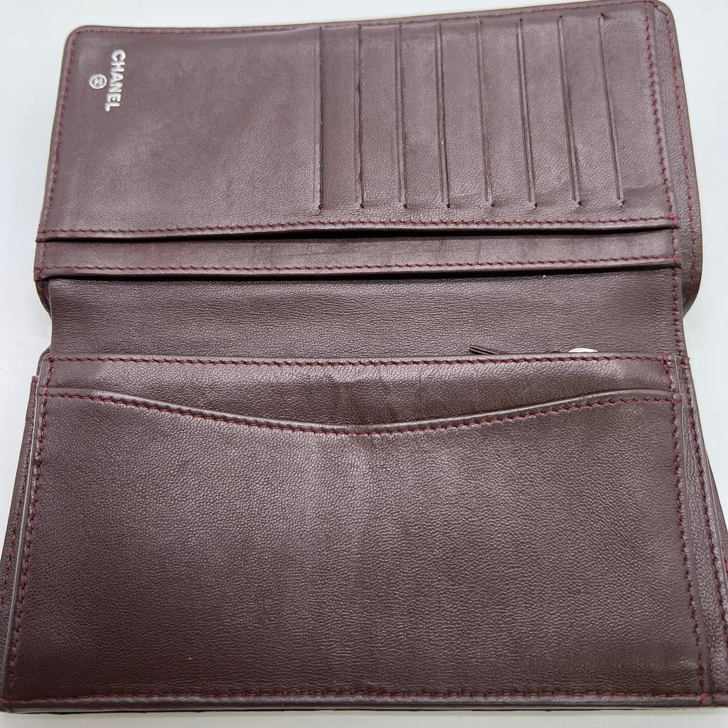 Black Calf Leather Quilted Timeless Bifold Long Wallet W22503