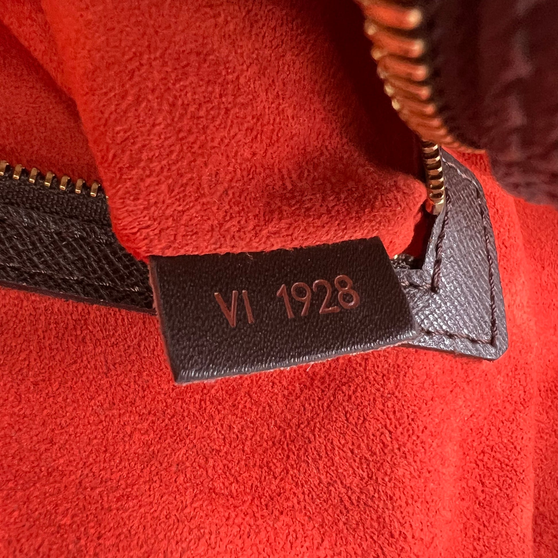 Louis Vuitton Damier Ebene Brera Bag B23300