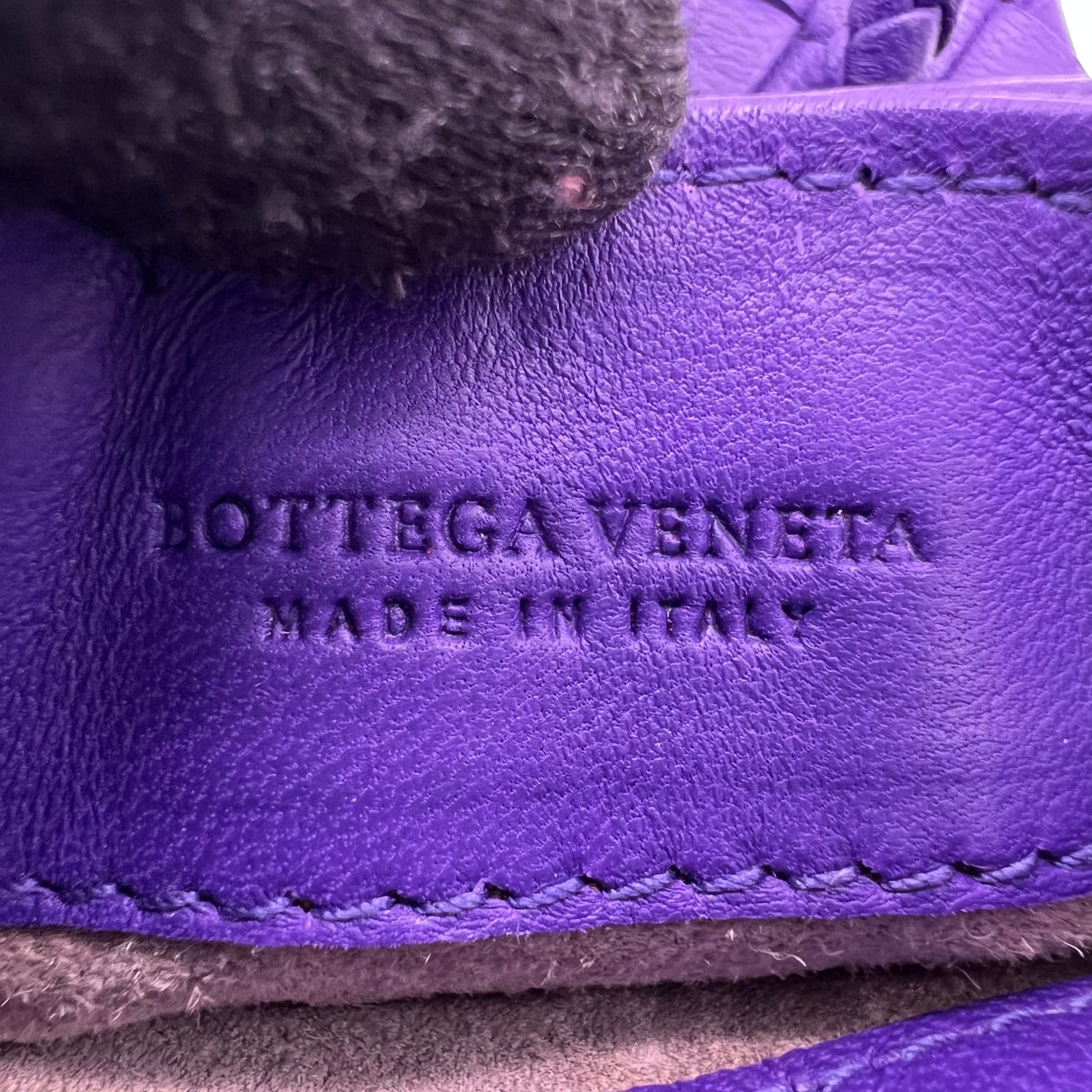 Bottega Veneta Intrecciato Nappa Leather Phone Case Pouch W22668