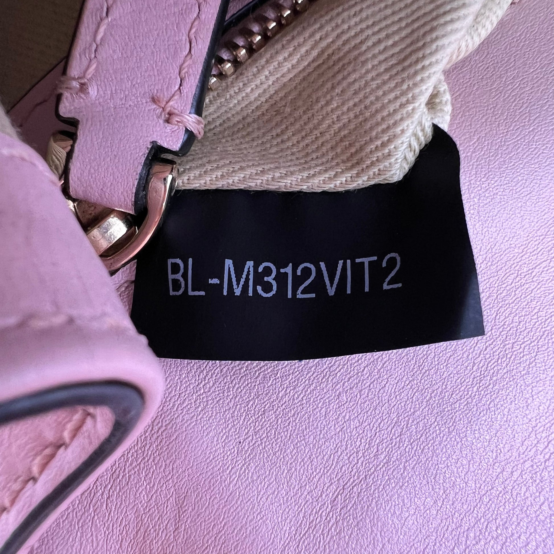 Valentino Garavani Rockstud Glam Lock Flap Bag B23425