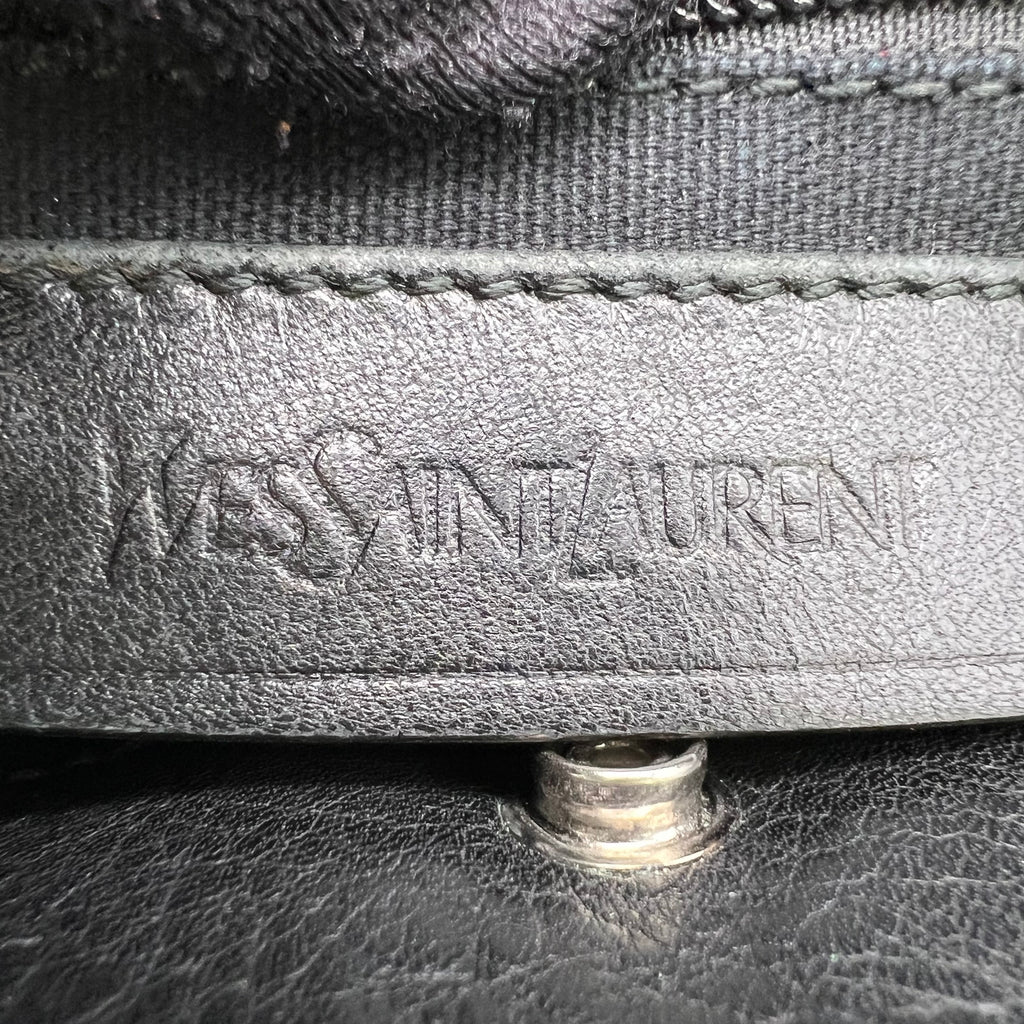 Yves Saint Laurent Hamptons Y-Line Leather Messenger Bag B23340