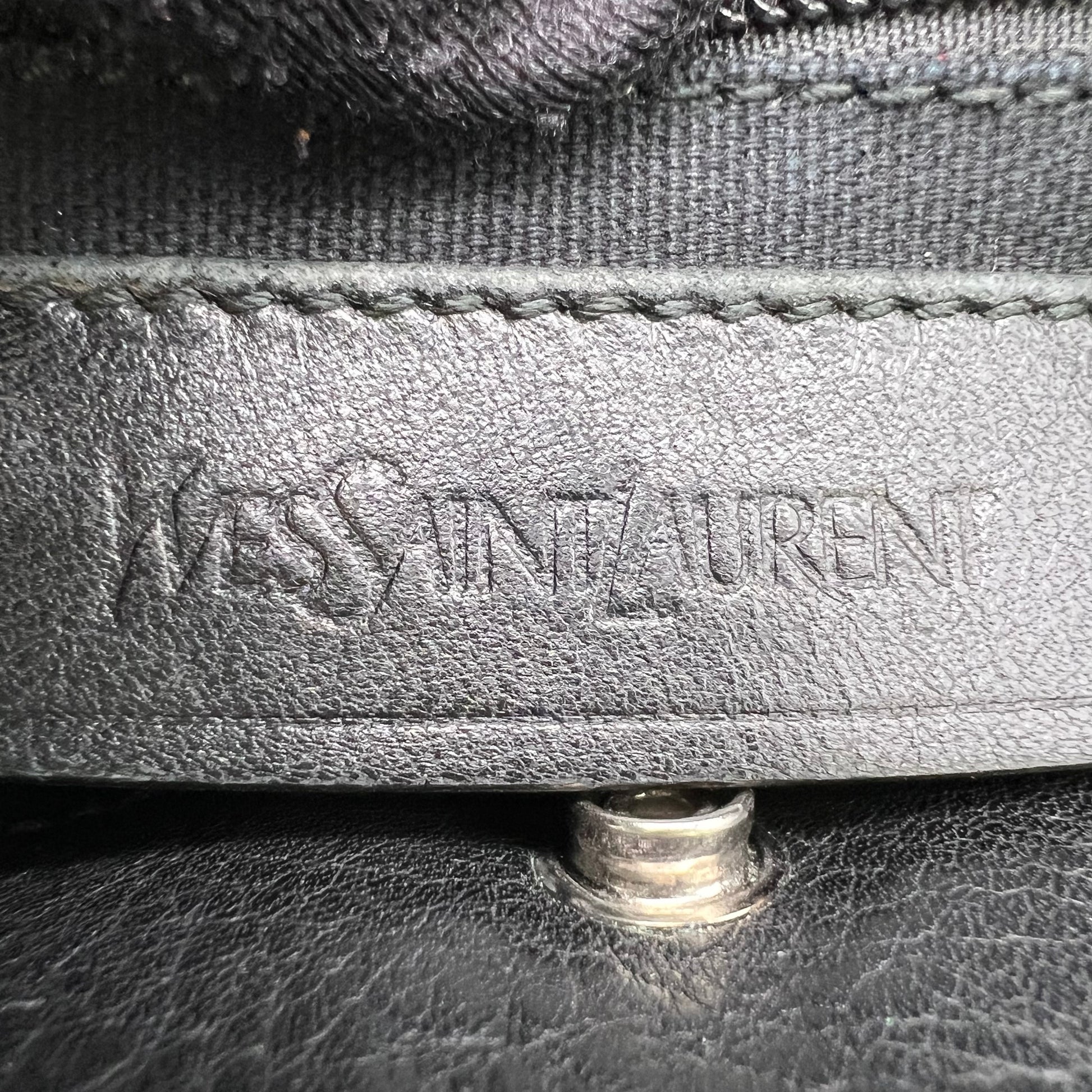 Yves Saint Laurent Hamptons Y-Line Leather Messenger Bag B23340