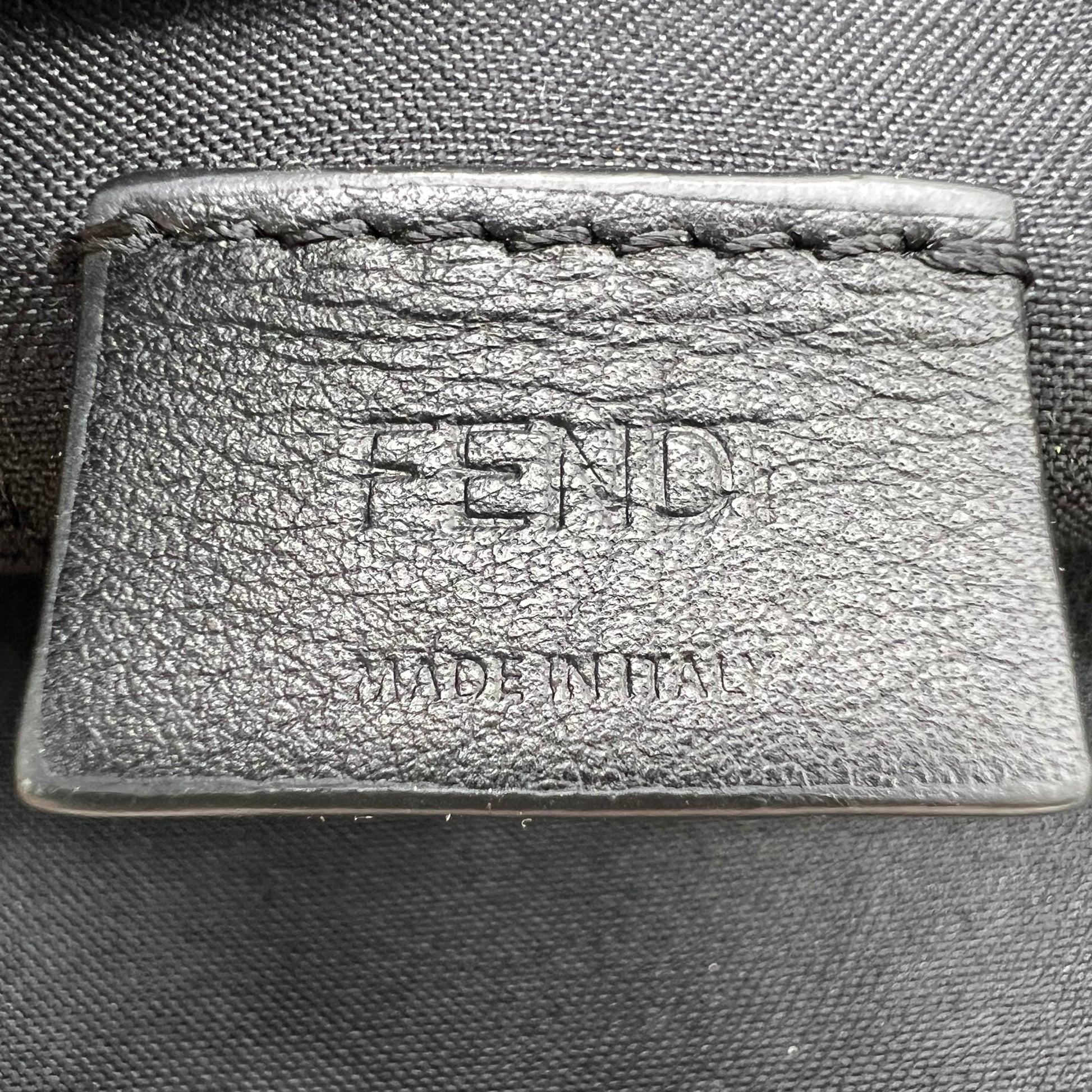 Fendi Easy 2 Baguette Bag B23406