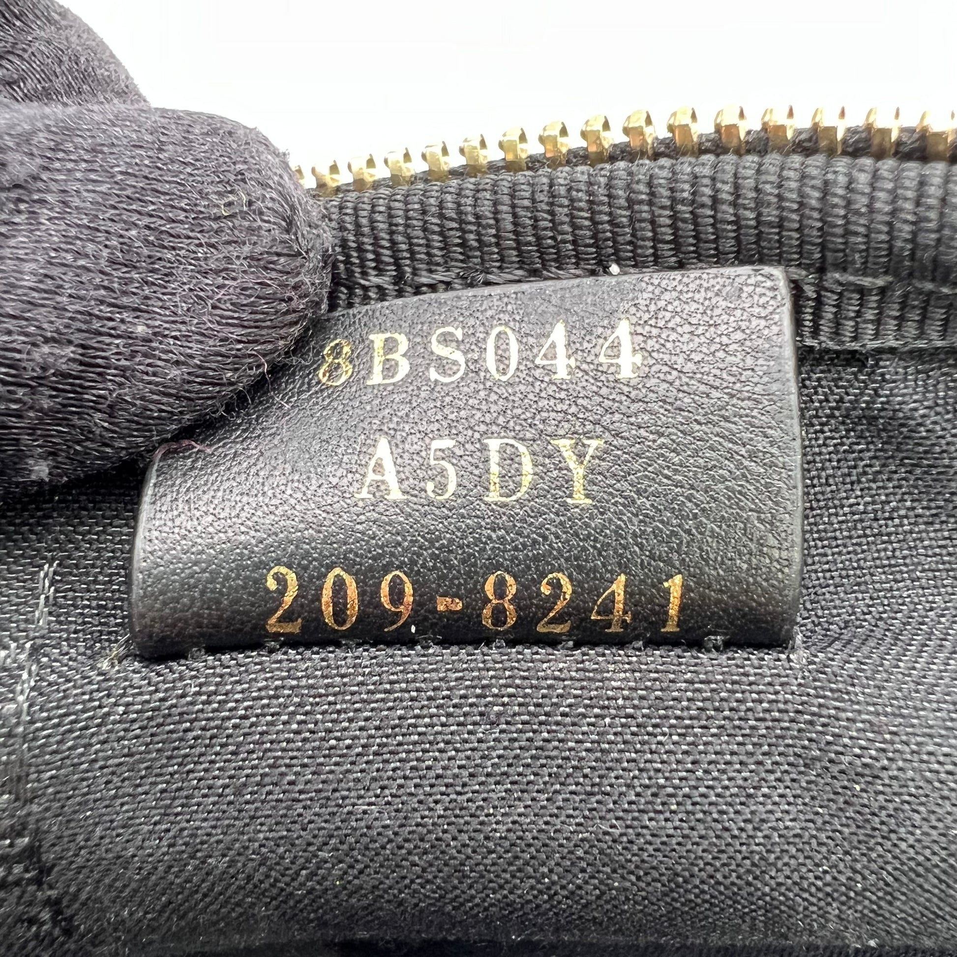 Fendi Easy 2 Baguette Bag B23406