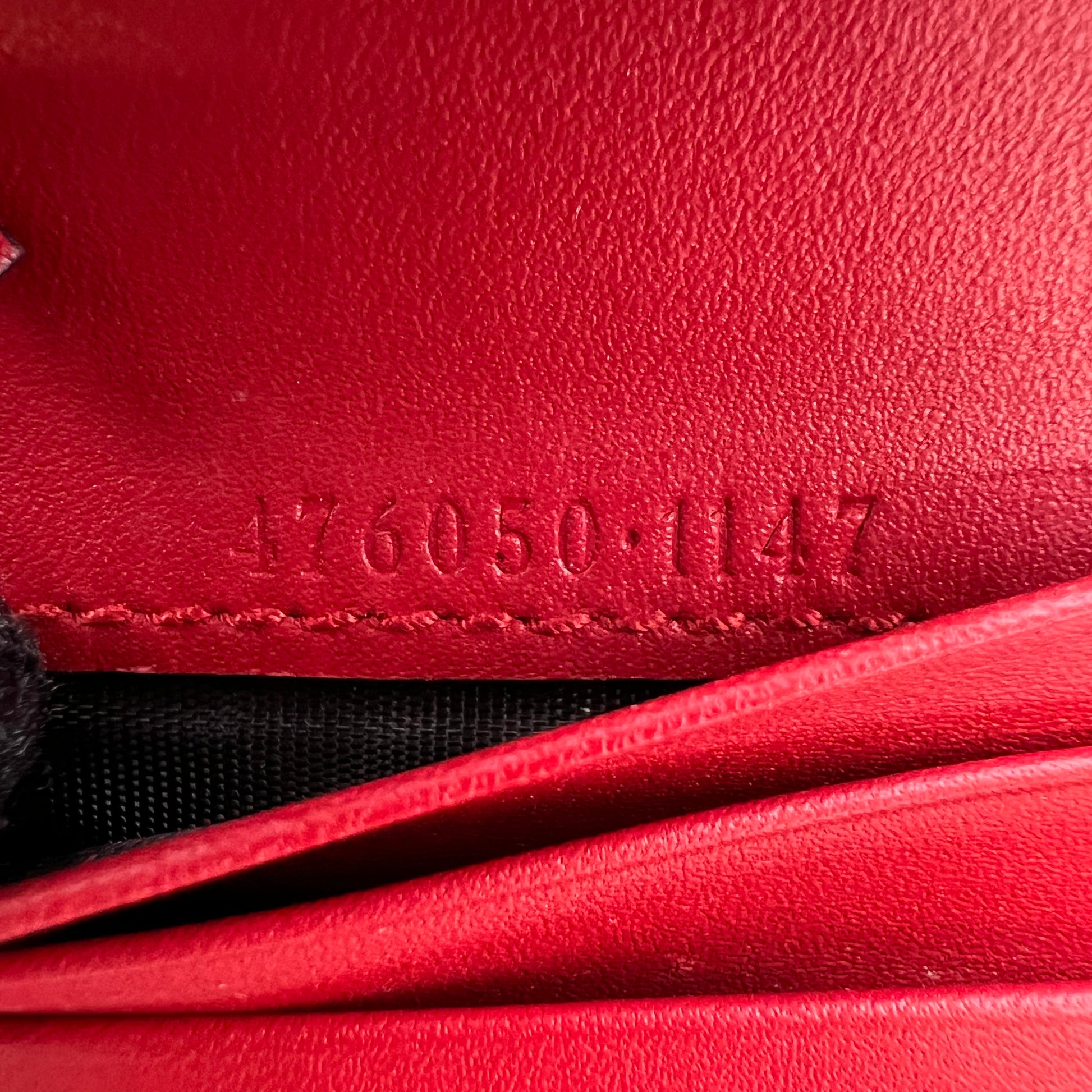 Gucci GG Supreme Cherry Card Case Wallet W22619