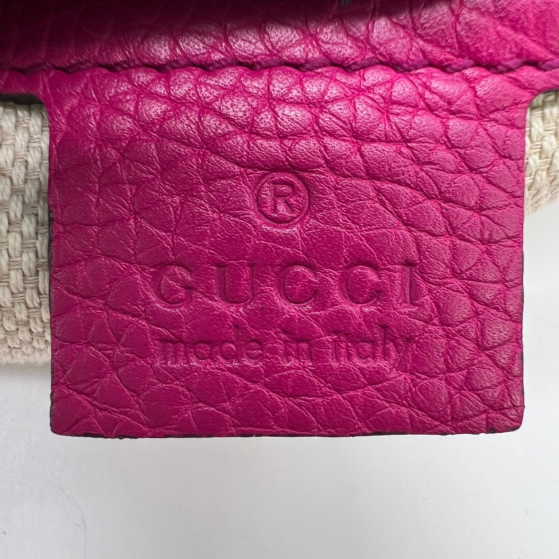 Gucci Pebbled Calfskin Small Soho Top Handle Bag B23271