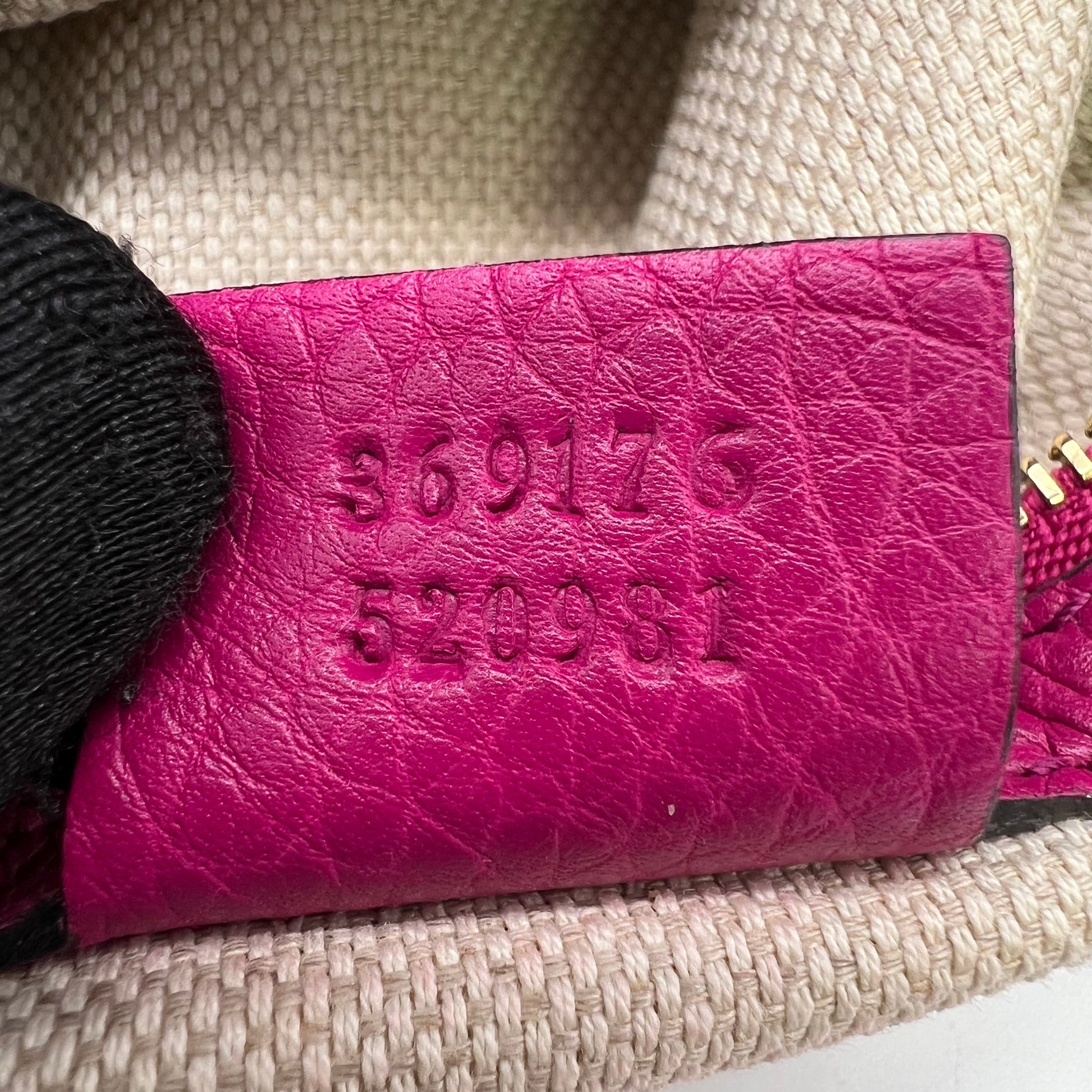 Gucci Pebbled Calfskin Small Soho Top Handle Bag B23271