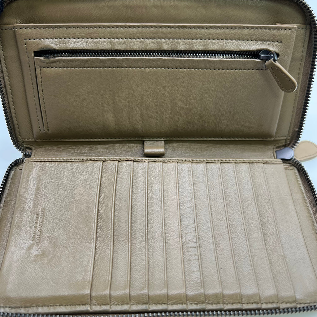 Bottega Veneta Beige Intrecciato Leather Zip Around Wallet W22674