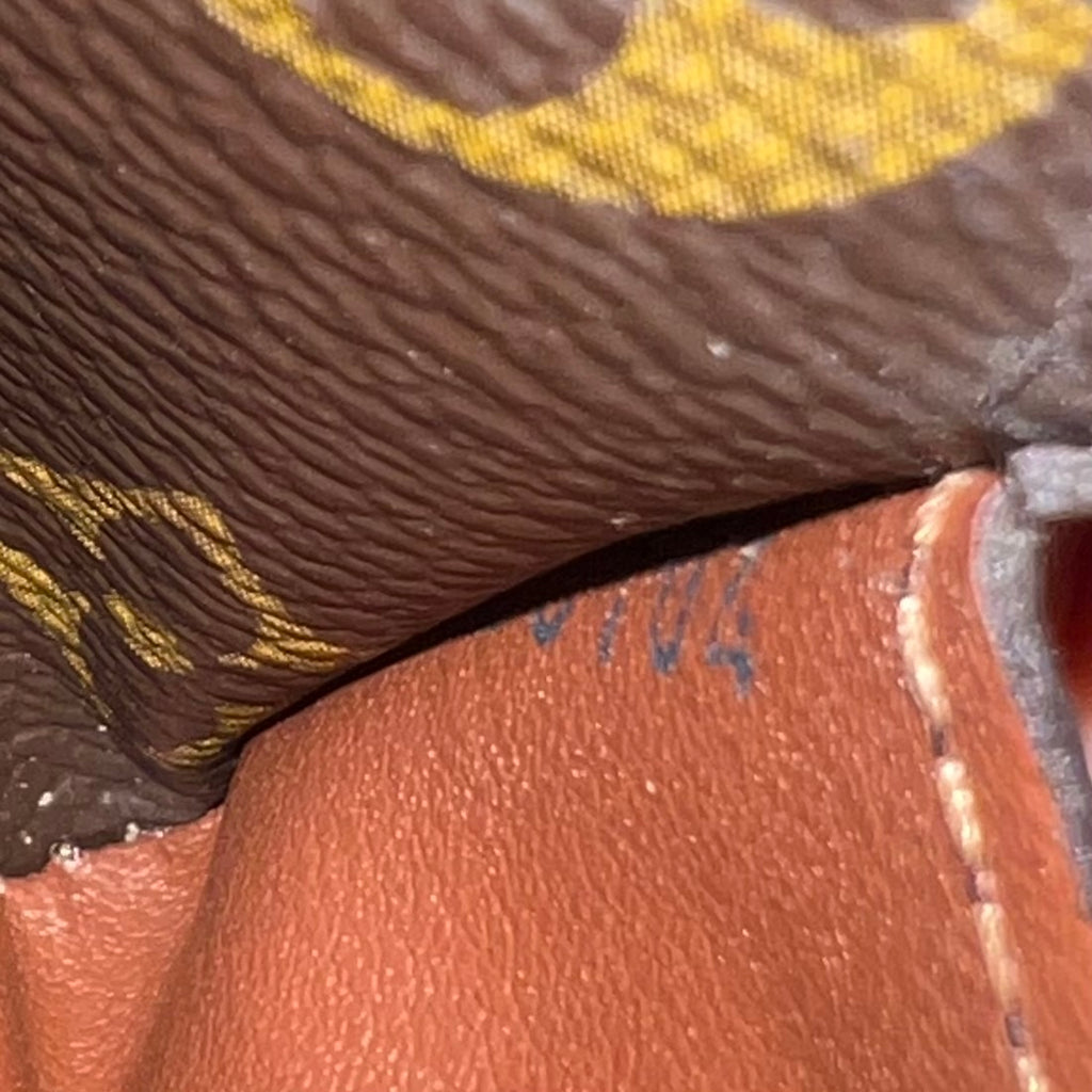 Fuchsia Monogram Canvas Jeanne Wallet W22691