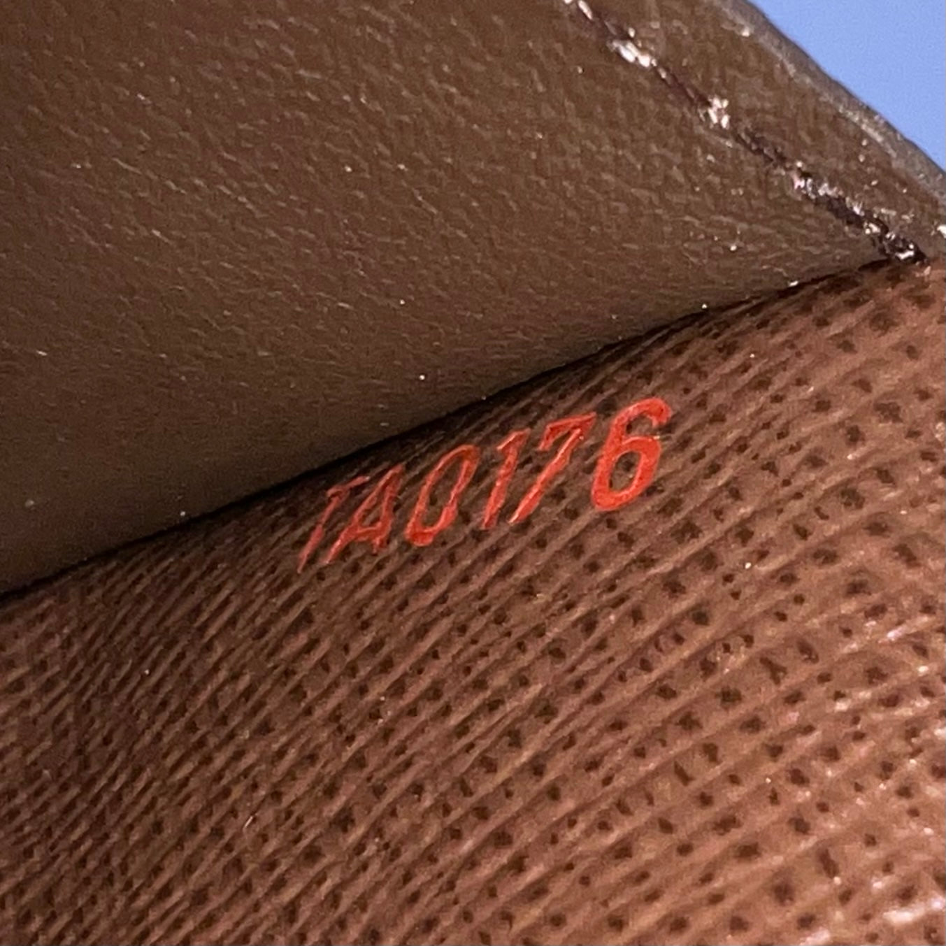 Louis Vuitton Sarah Wallet W22751