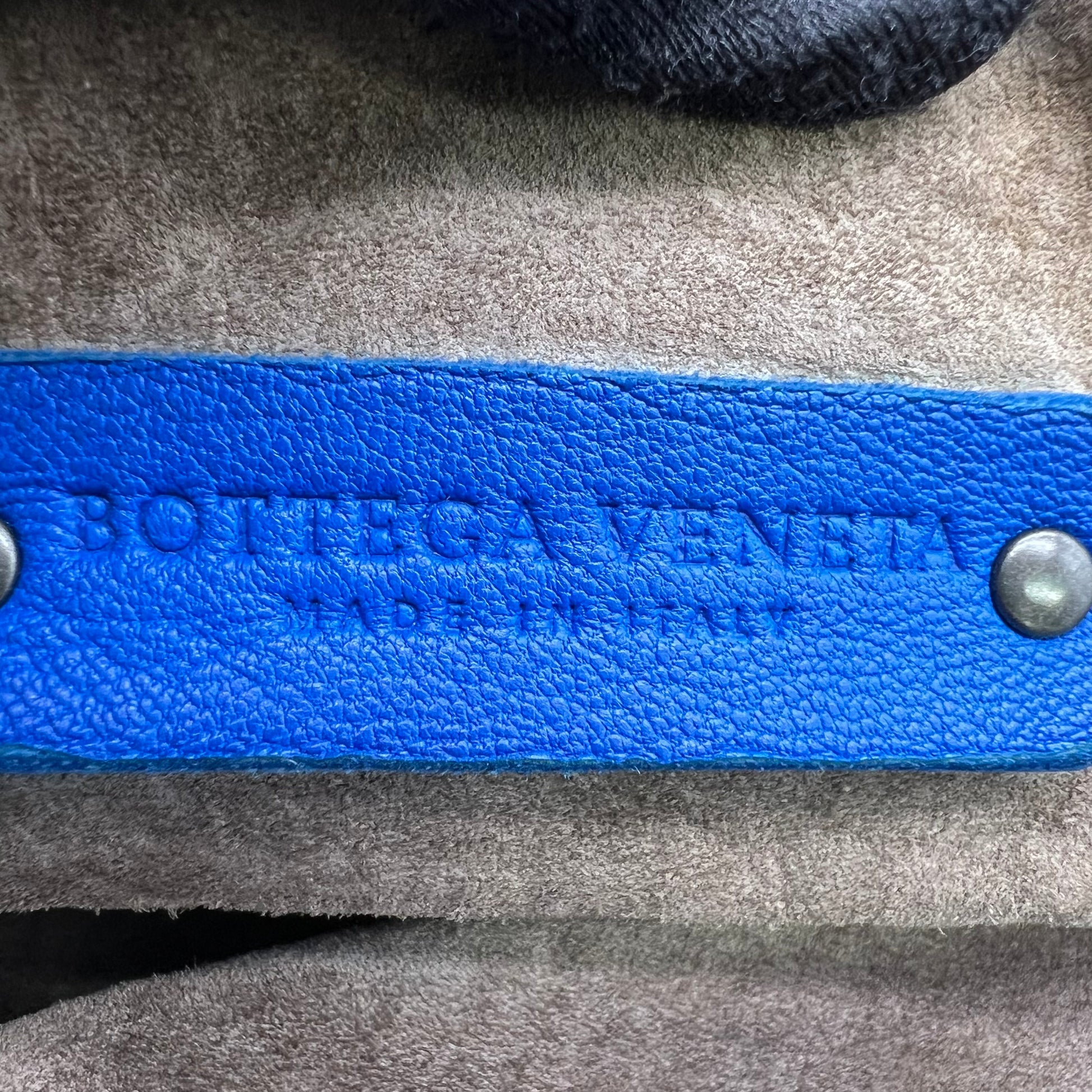 Bottega Veneta Intrecciato Nappa Boston Bag B23356