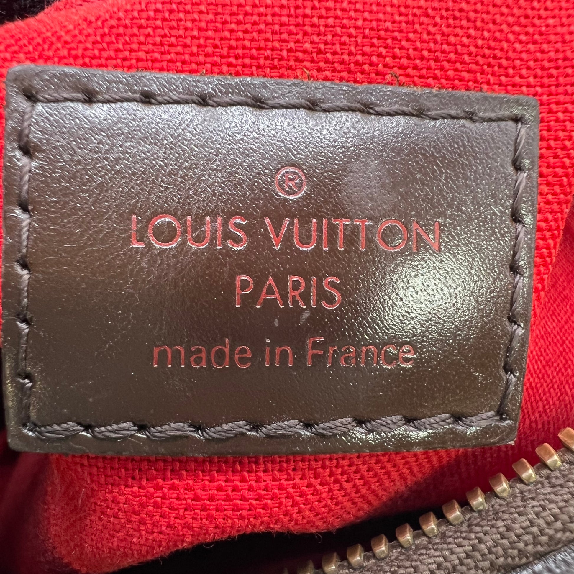 Louis Vuitton Thames PM B23398