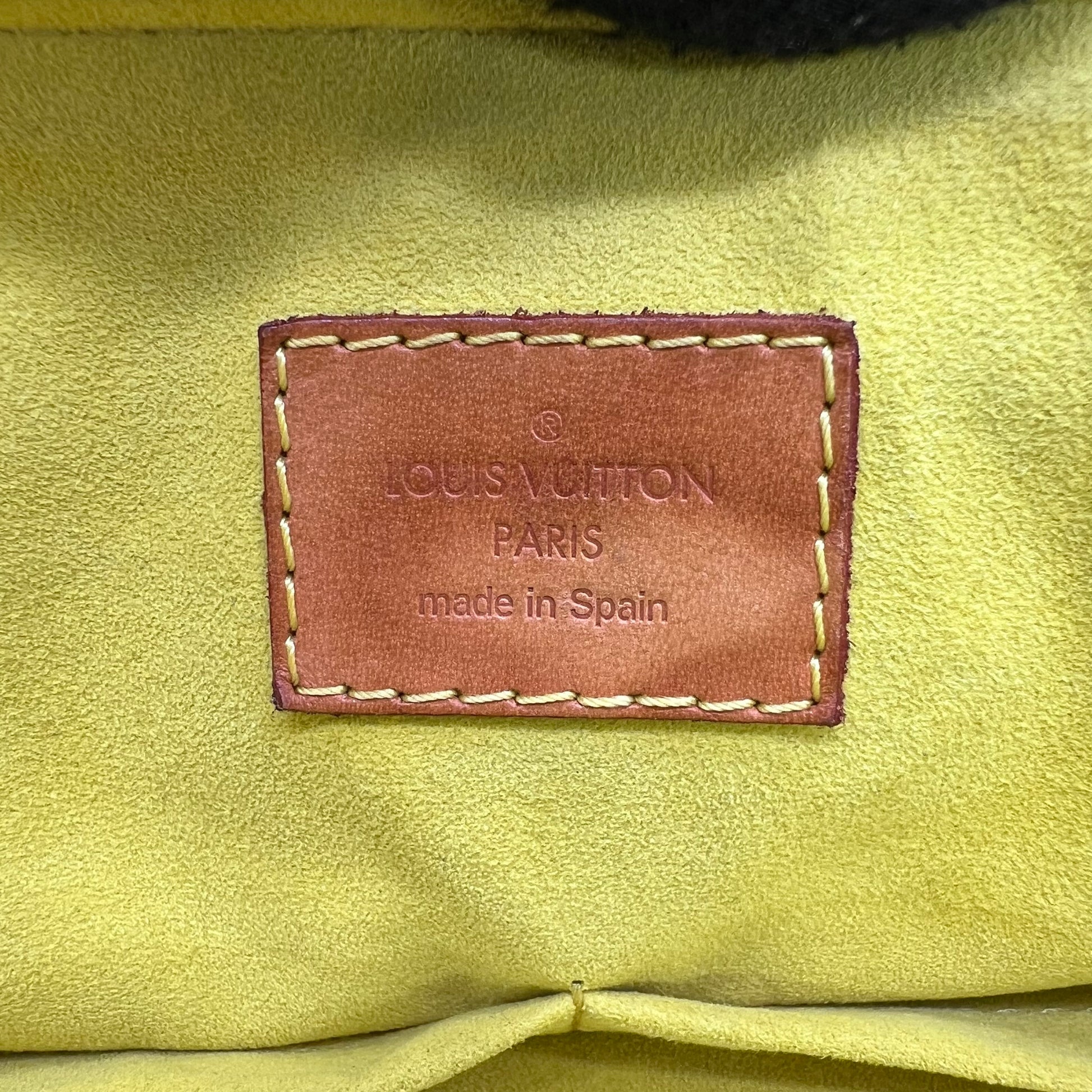 Louis Vuitton Pallas MM Monogram Canvas Bag B23470