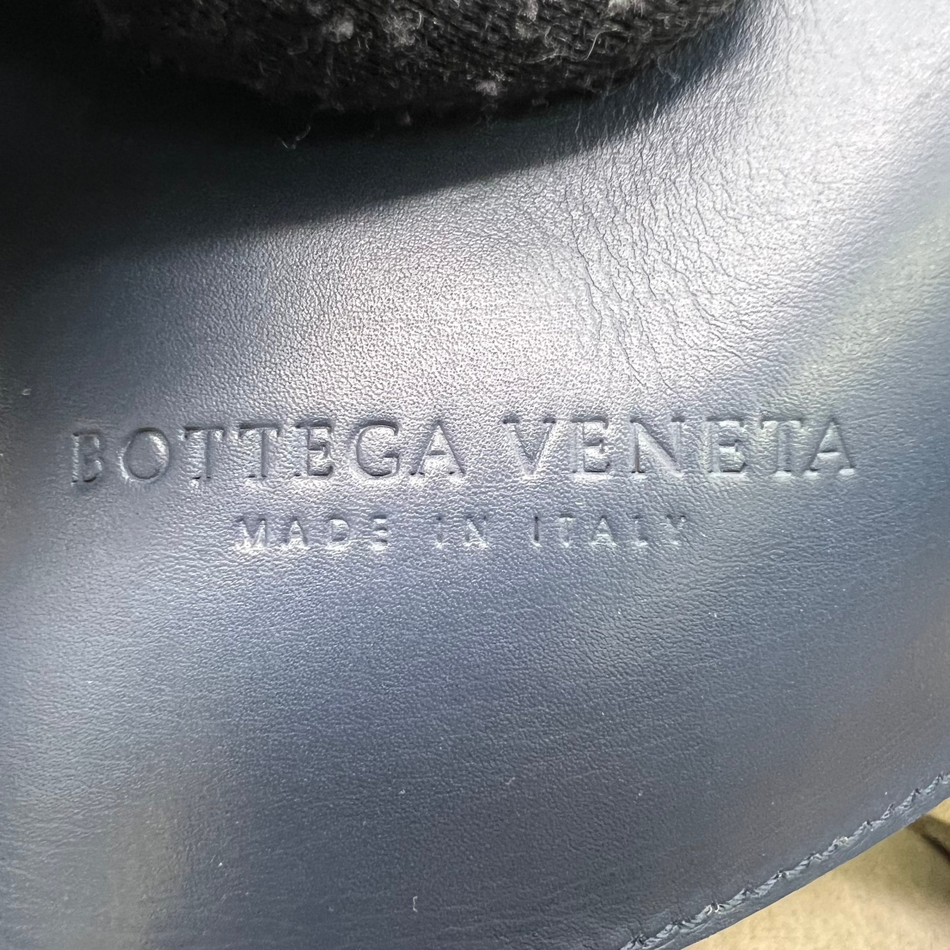 Intrecciato Medium Roma Bag B23487