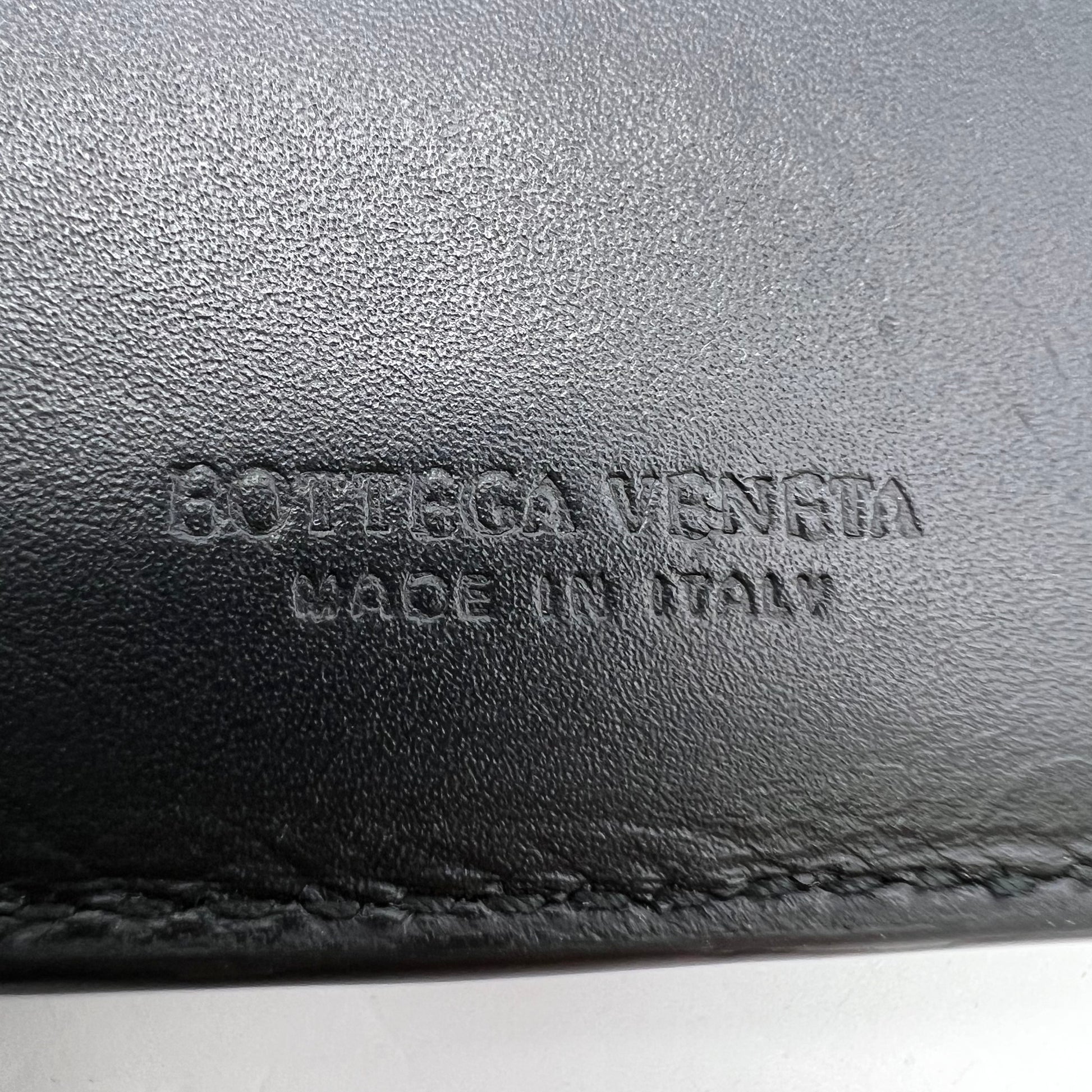 Bottega Veneta Intrecciato VN Bi-Fold Wallet W22785