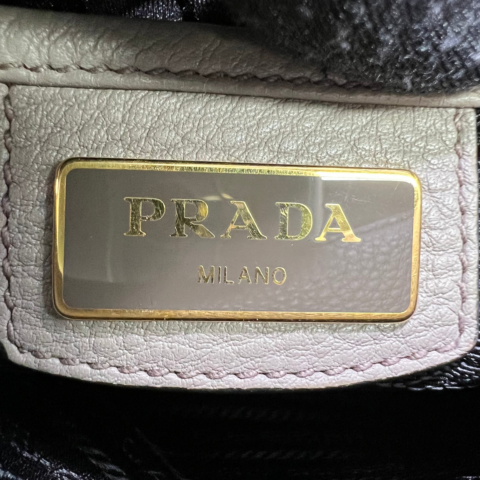Prada Vitello Phenix Messenger Bag B23594