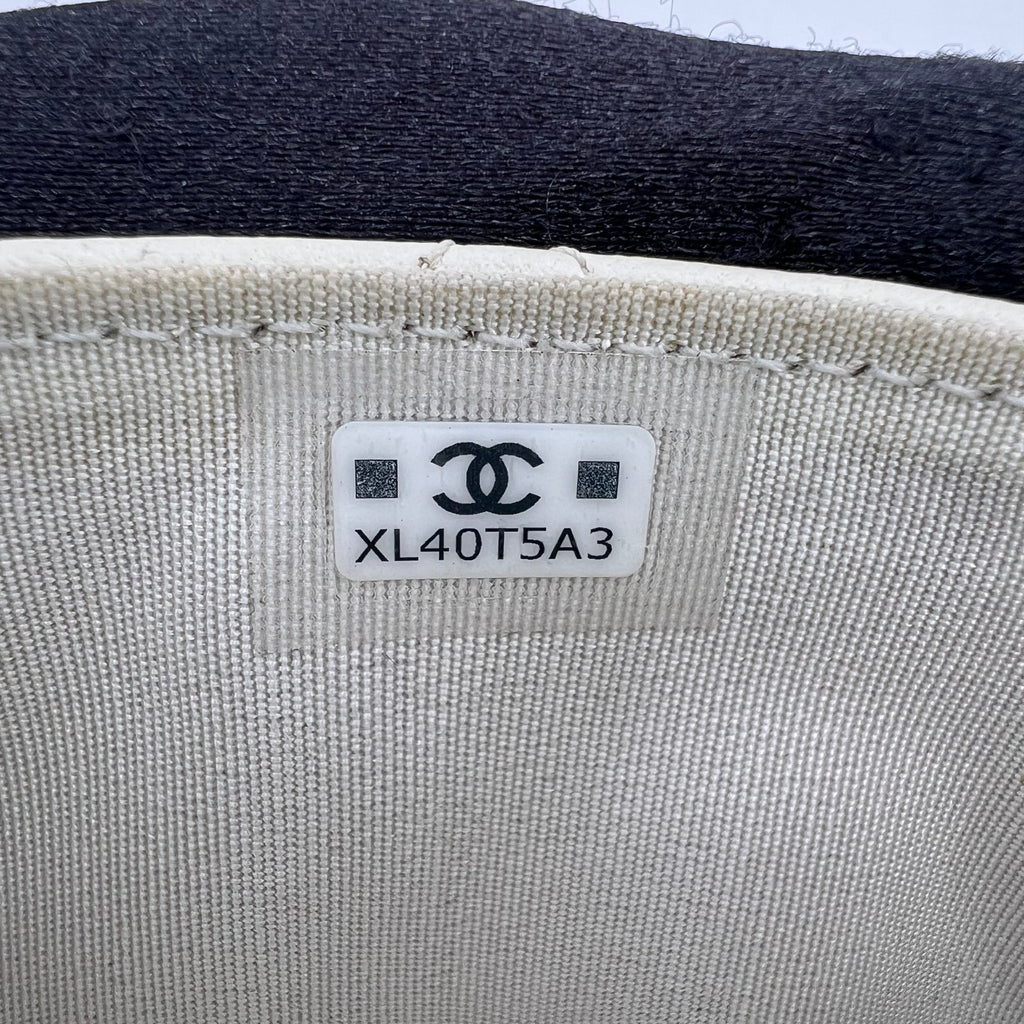 Chanel Classic CC Card Holder W22799