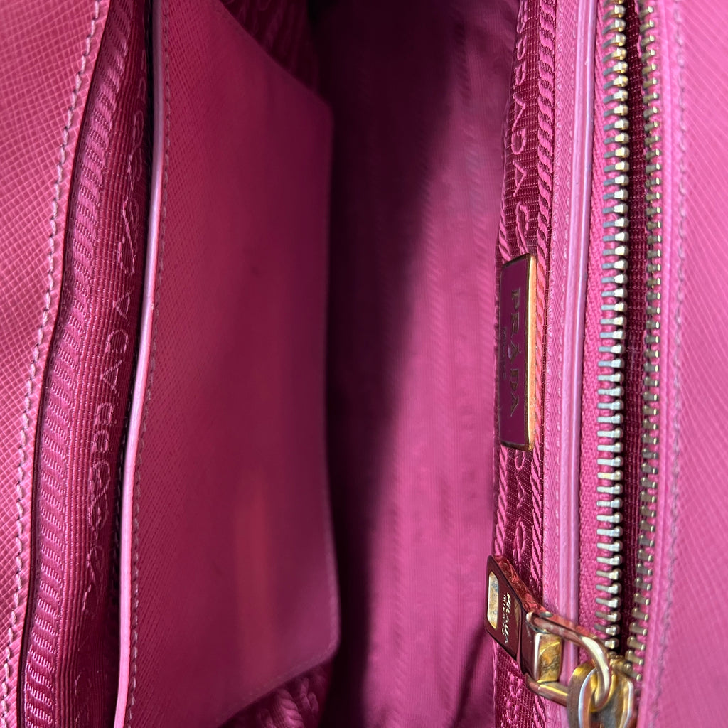 Leather Medium Saffiano Lux Galleria Double Zip Tote B23389