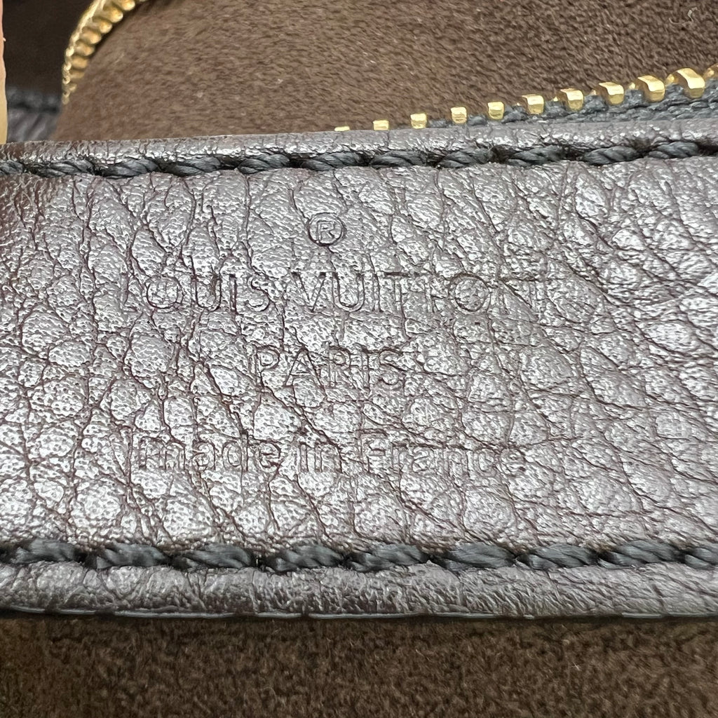 Louis Vuitton Monogram Mahina L Hobo Bag B23506