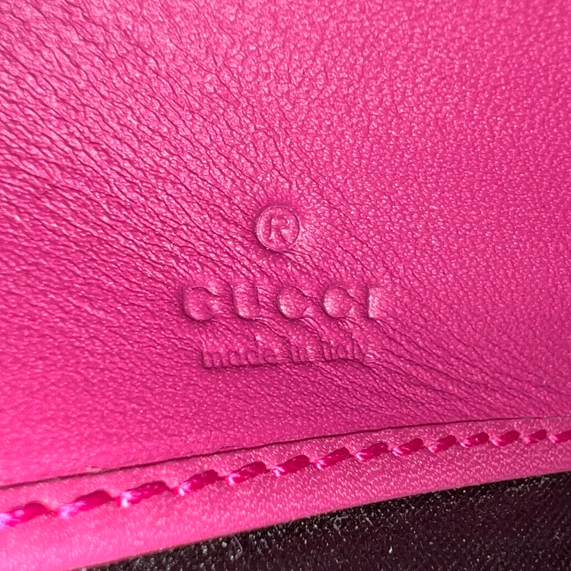 Gucci GG Supreme Monogram Padlock Continental Chain Wallet W22753