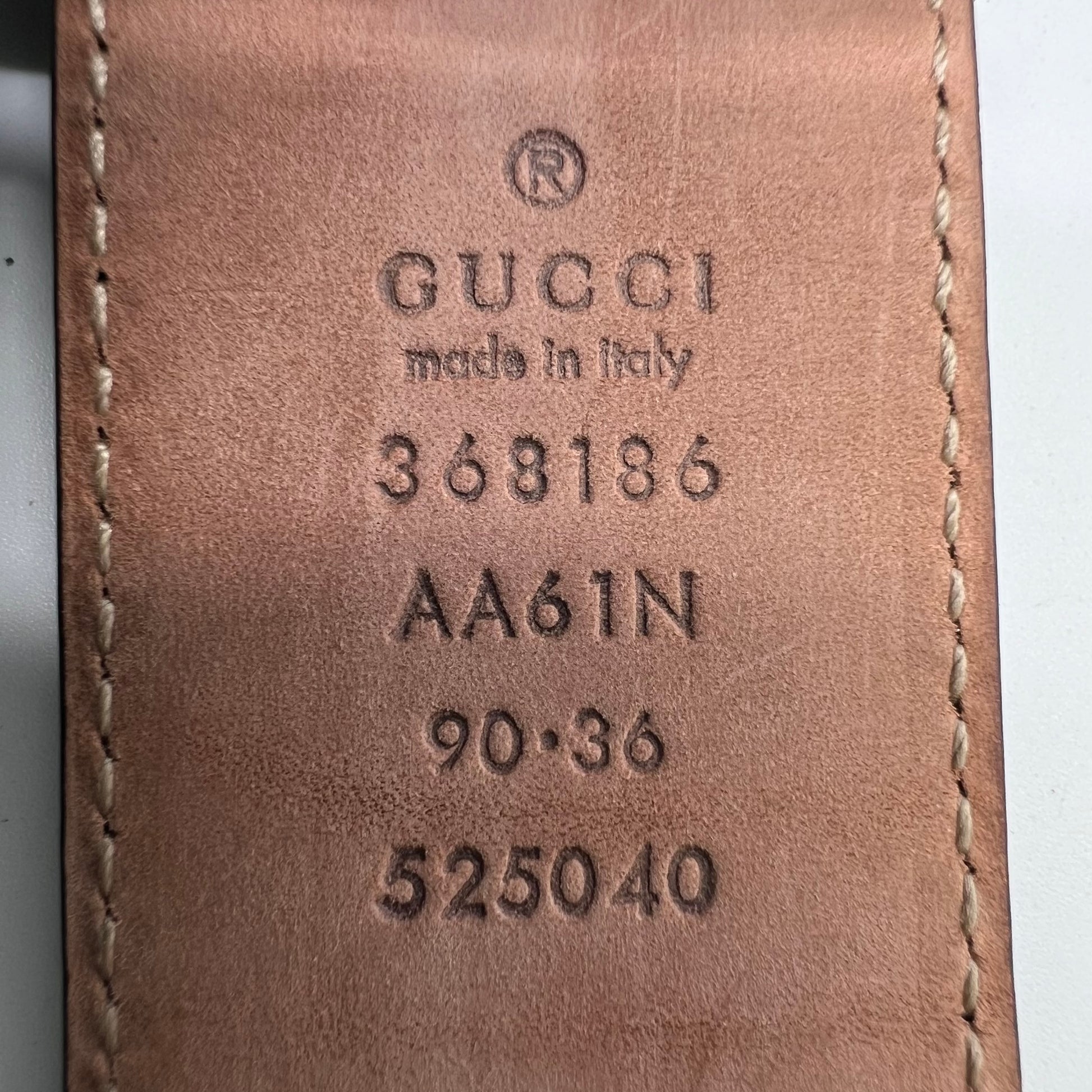 Gucci Signature Leather Belt with Interlocking G Buckle W22920