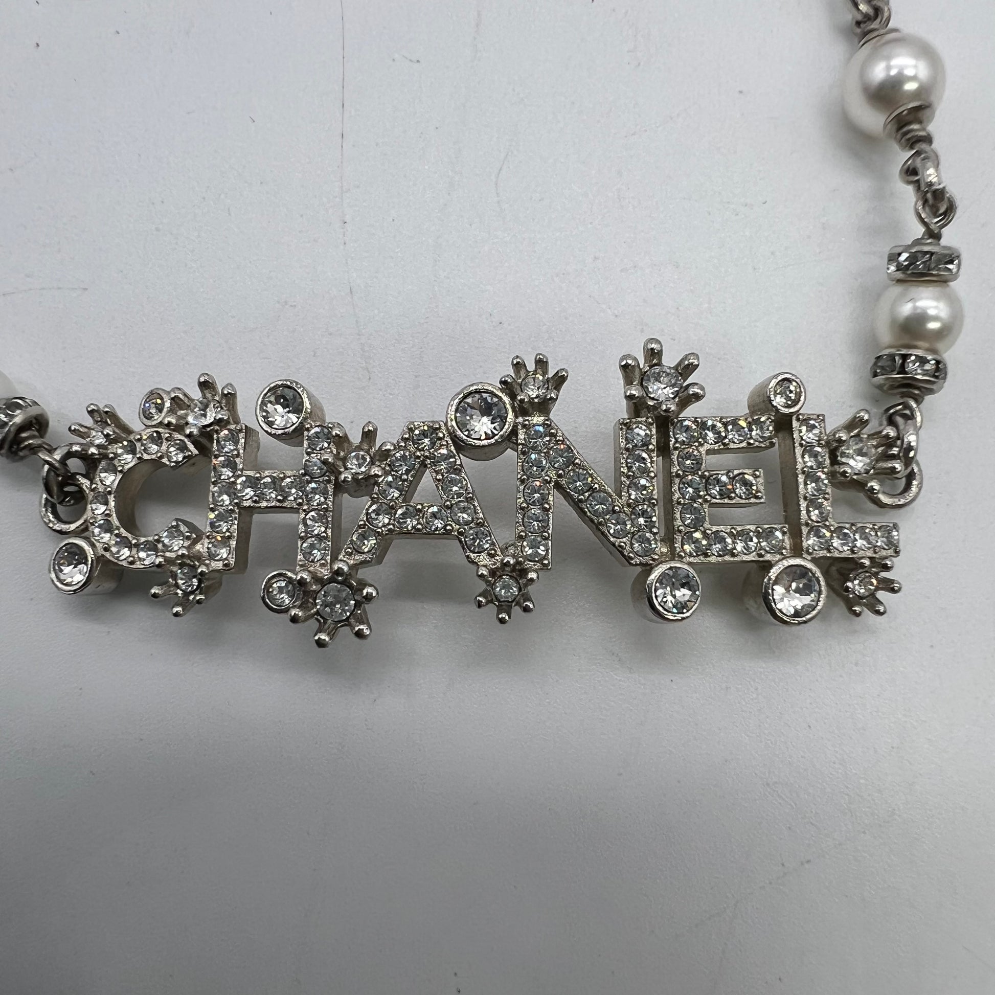 Coco Mark Metal Strass Costume Pearl Necklace Silver W22913