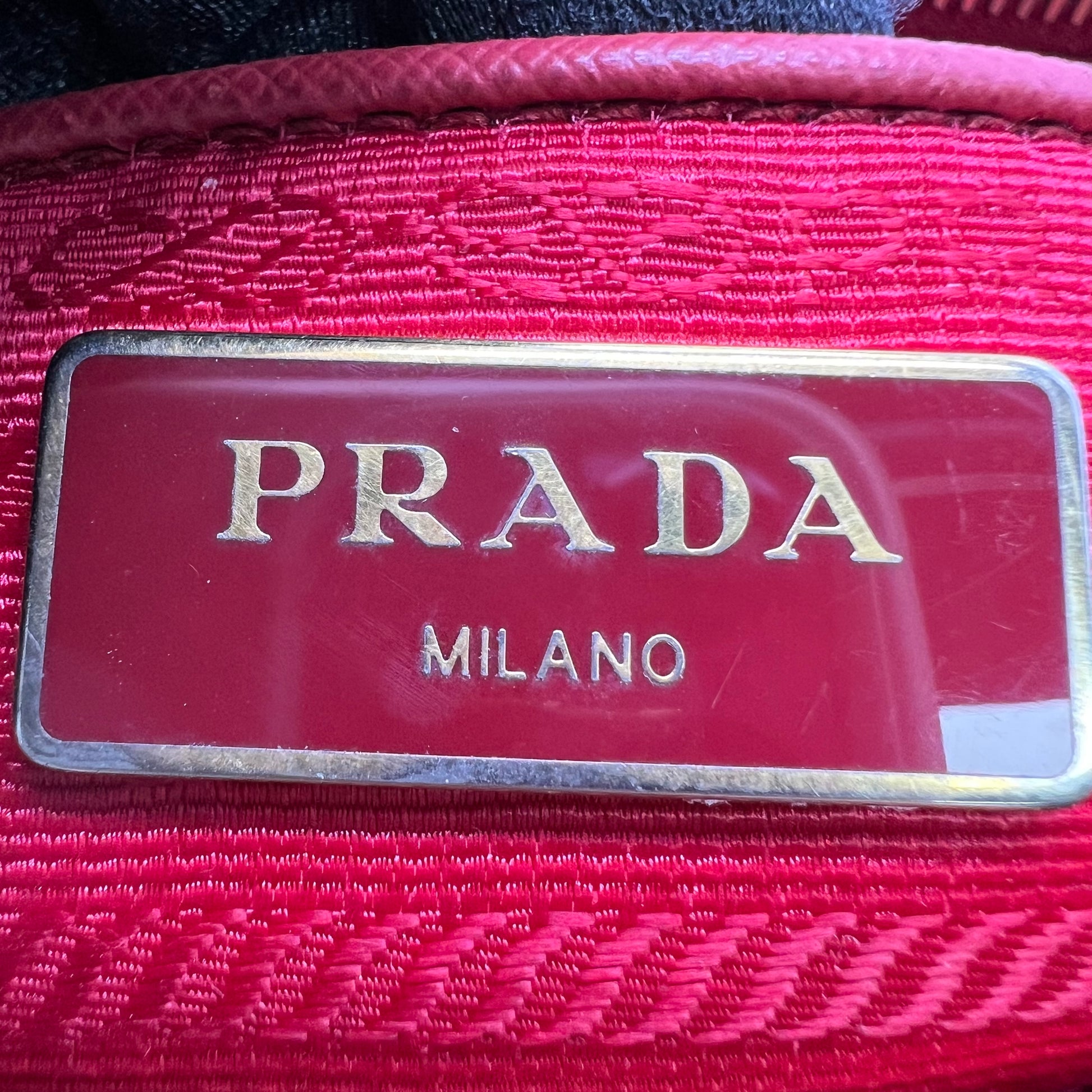 Saffiano Leather Galleria Double Zip Medium B23194