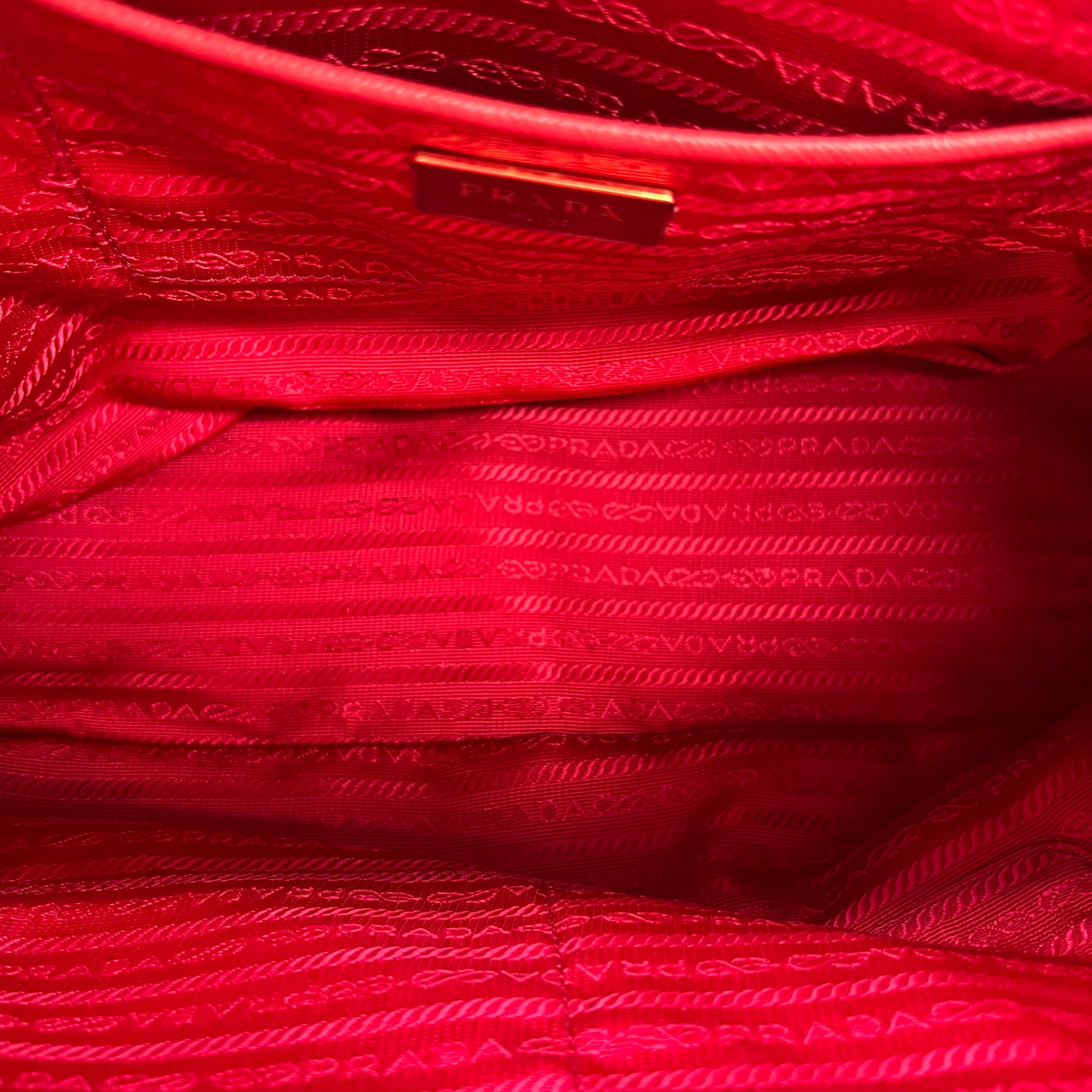 Saffiano Leather Galleria Double Zip Medium B23194