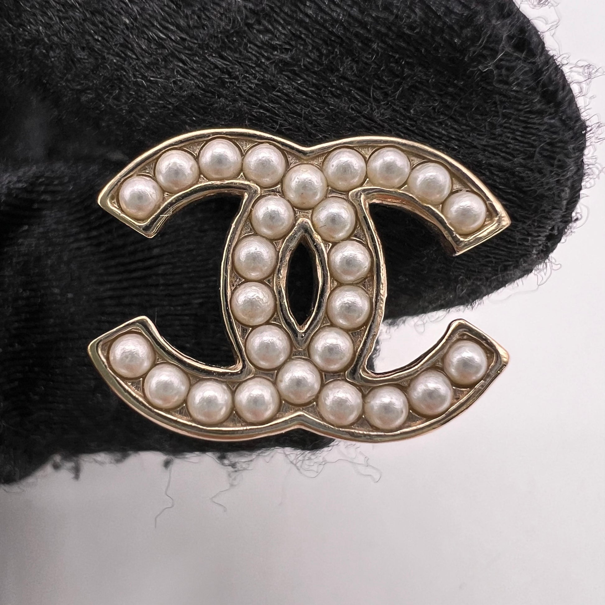 Chanel Faux Pearl Gold Tone Stud CC Earrings W22972