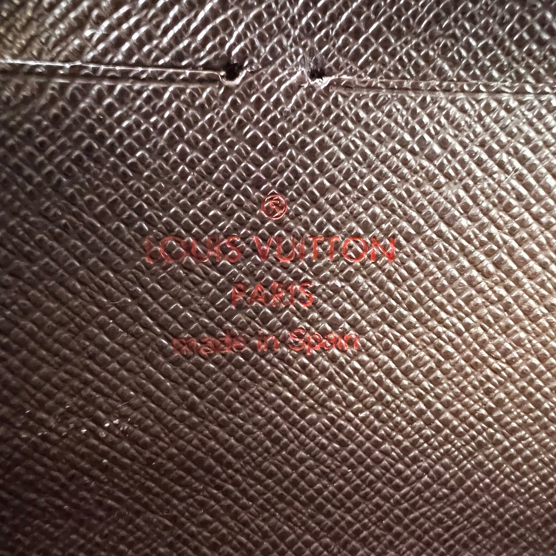 Louis Vuitton Damier Ebene Zippy Wallet W22599