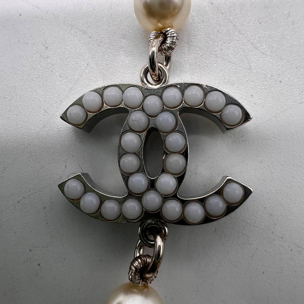 Double 'C' CC Logo Graduated Faux Pearl Necklace W22970