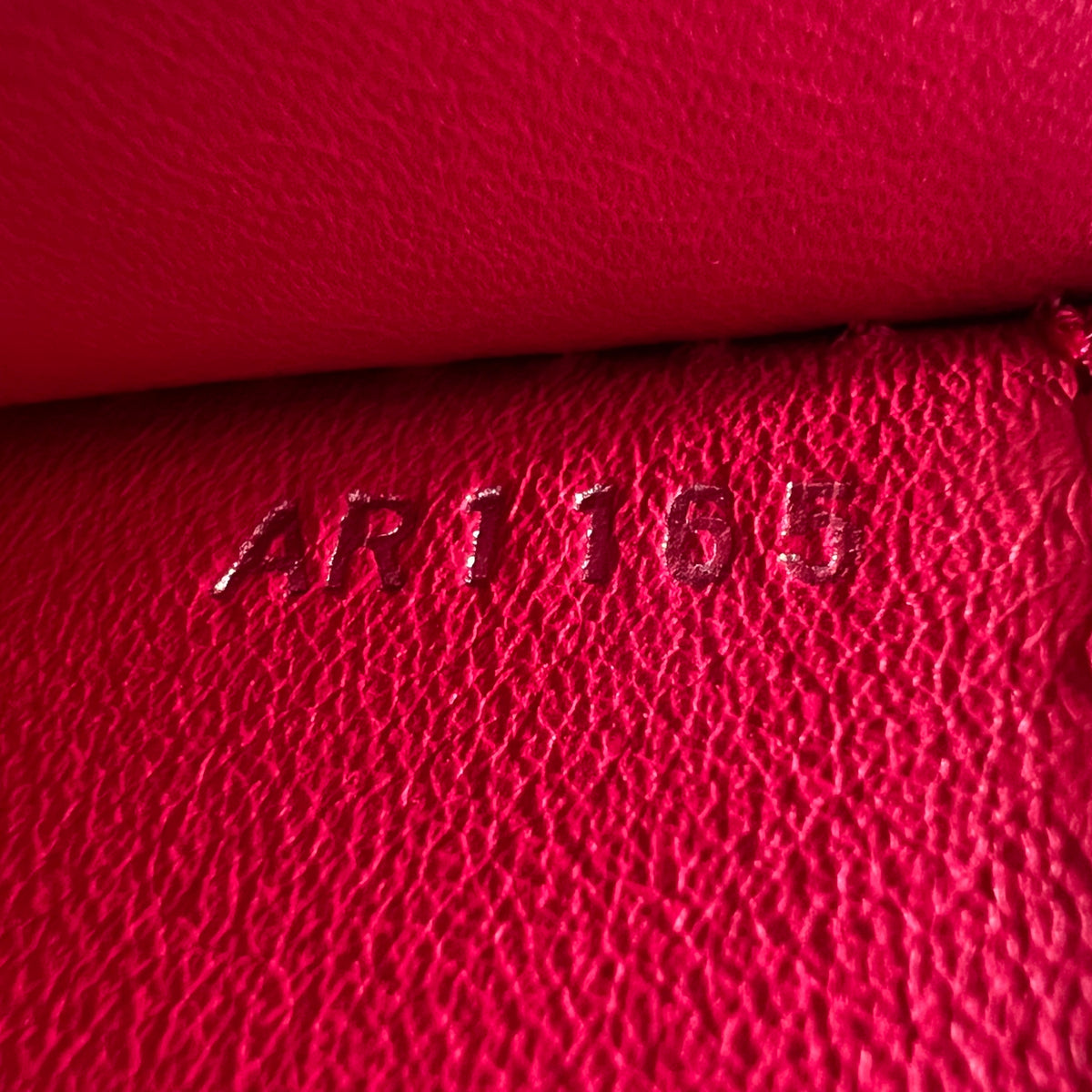 Louis Vuitton Capucines MM Bag B22652