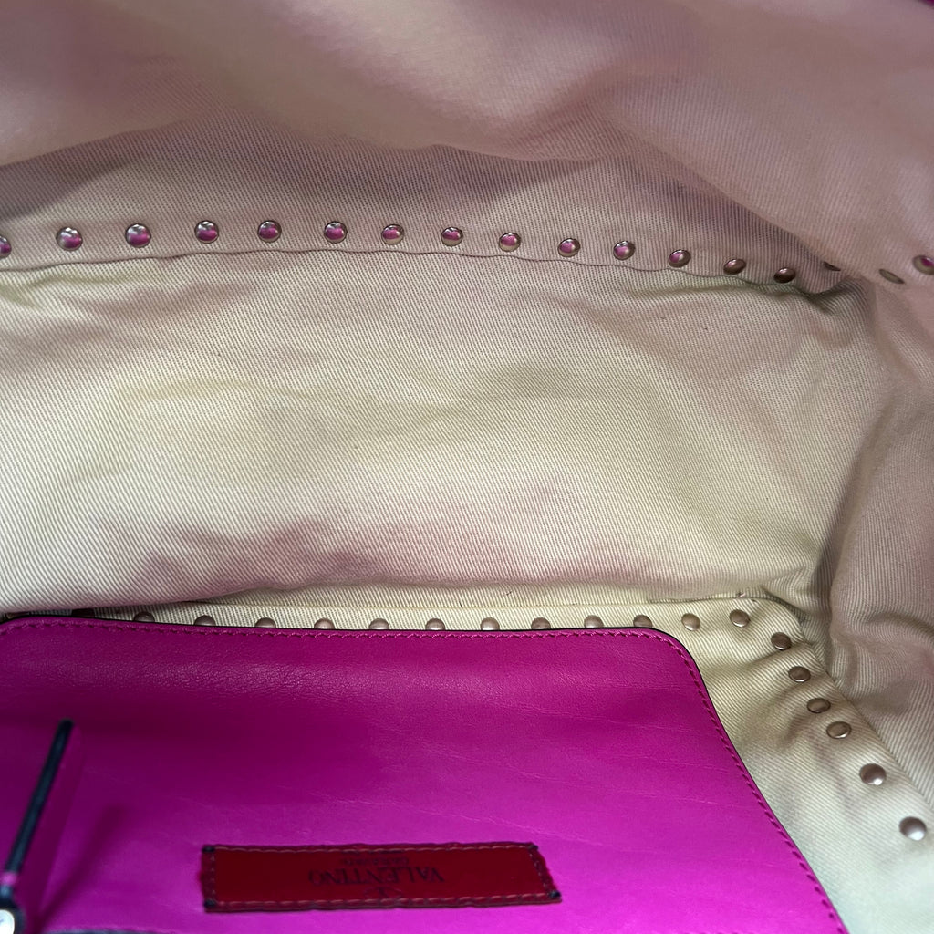 Rockstud Tote B24391