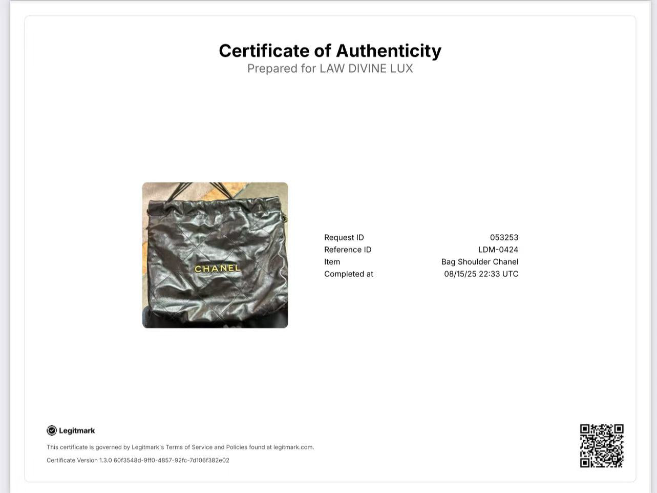 CHANEL 22 Handbag  Shiny Calfskin & Gold-Tone Metal  Black