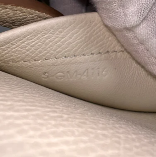 Grained Calfskin Small Trotteur White B24106