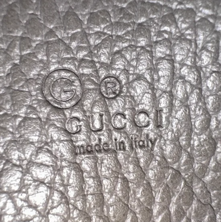 Interlocking Wallet on Chain Leather B24036