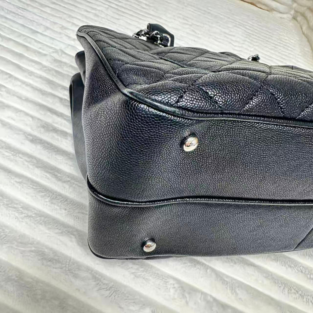 Urban Companion Top Handle Shopping Tote Quilted Caviar Large